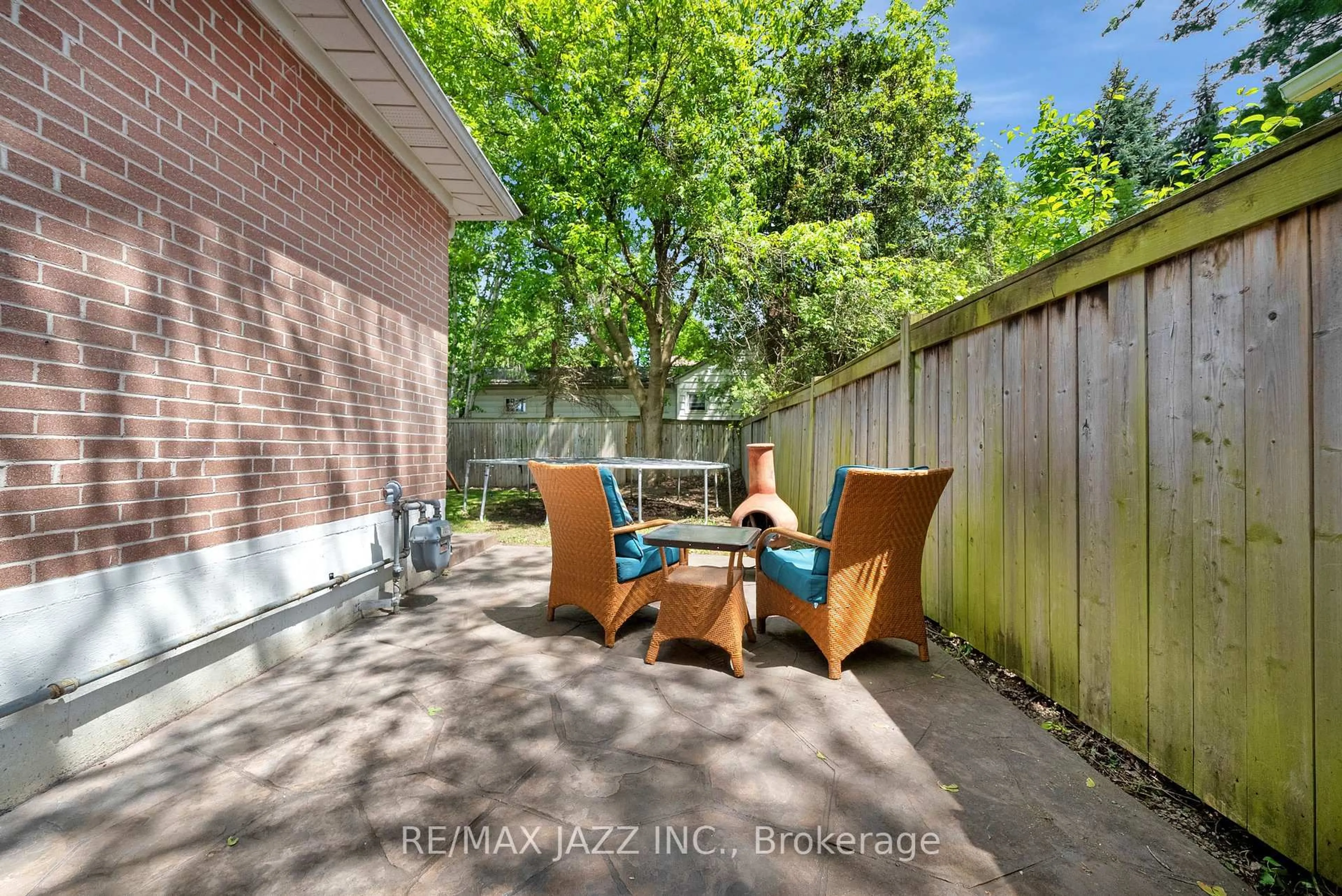Patio, unknown for 1003 Centre St, Whitby Ontario L1N 4V4