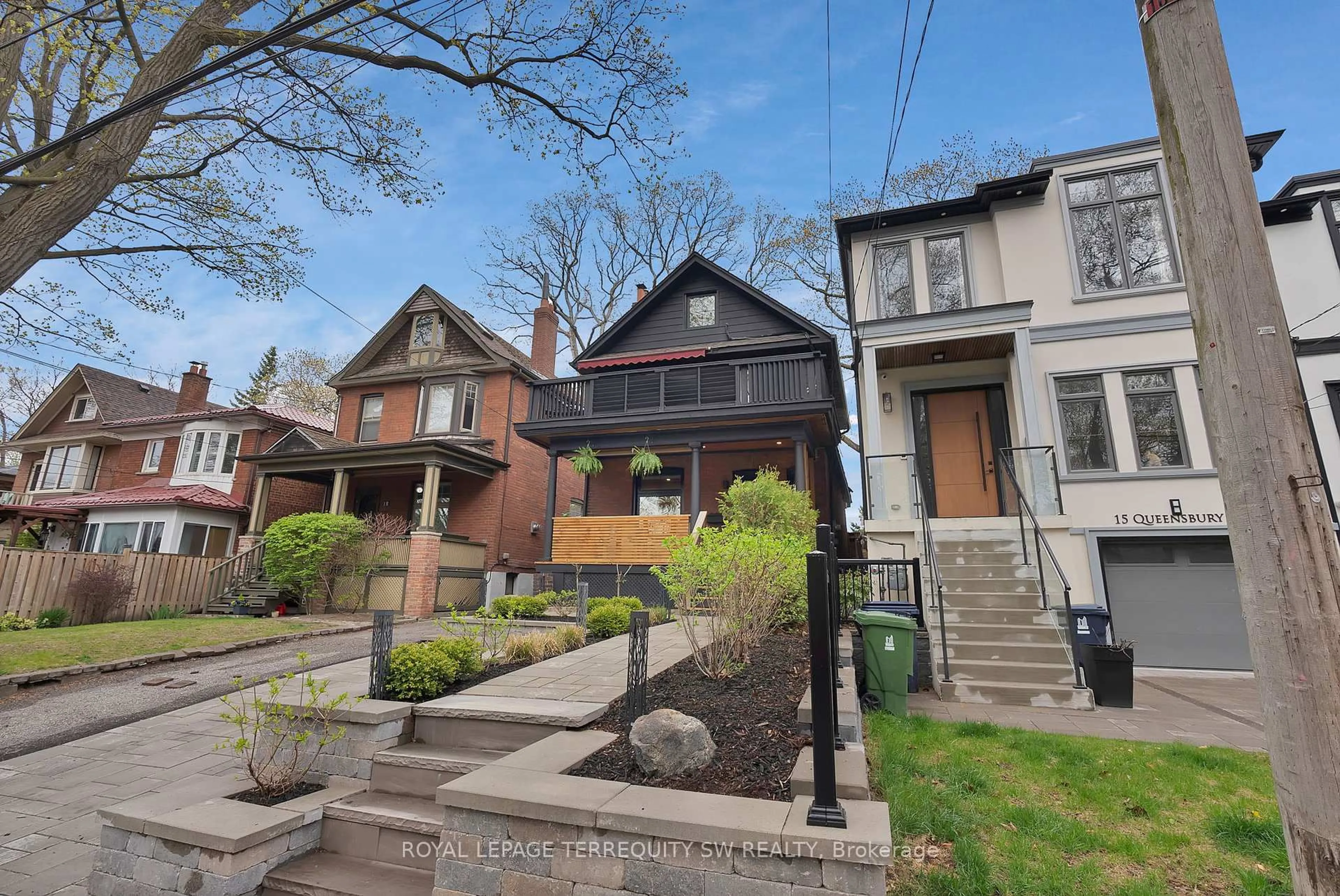 Home with brick exterior material, street for 17 Queensbury Ave, Toronto Ontario M1N 2X8