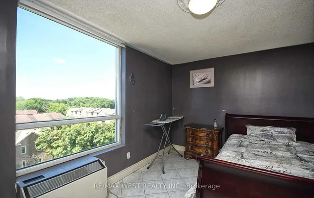 Additional property image - 1 Reidmount Ave Unit 706