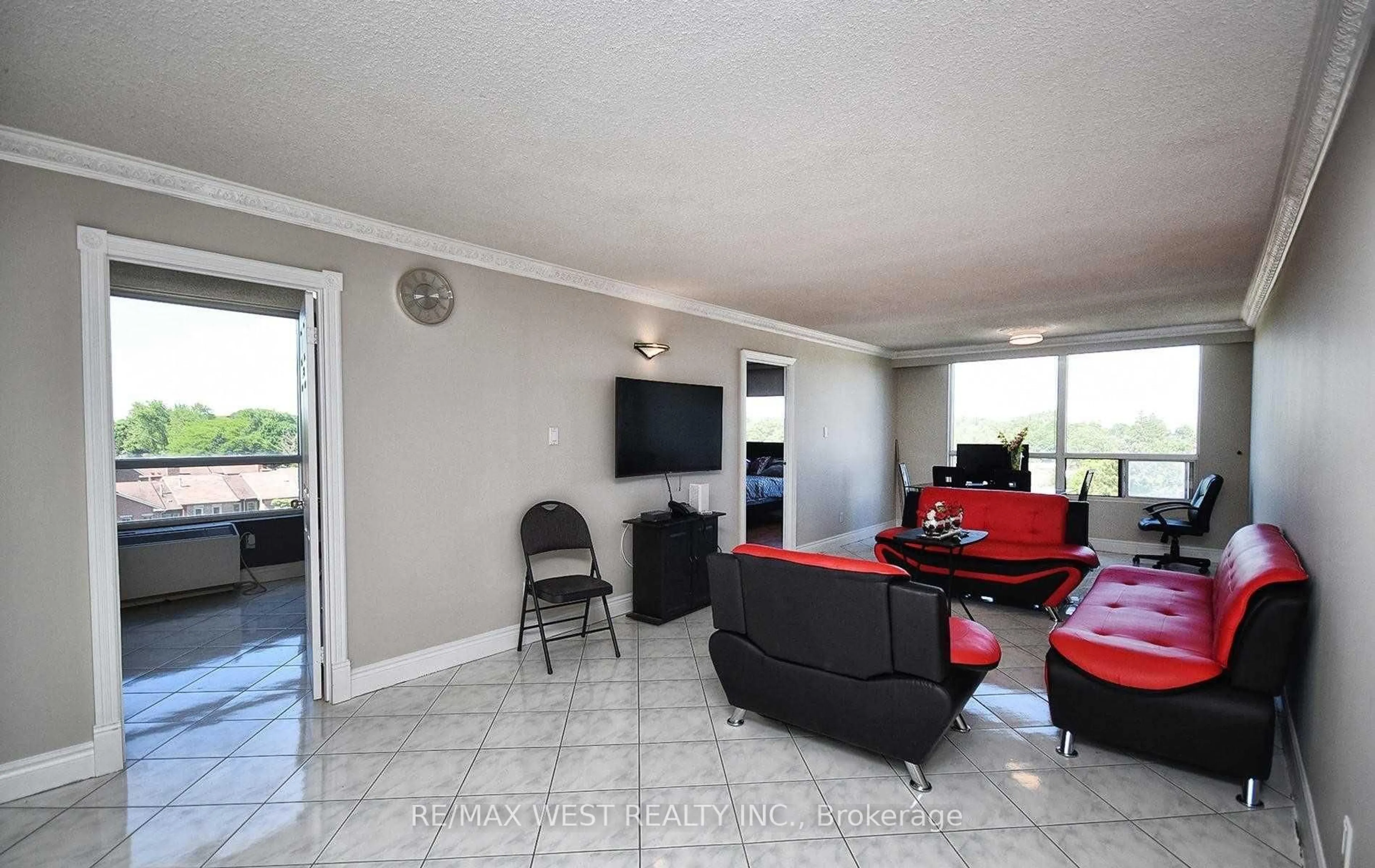 Living room with furniture, unknown for 1 Reidmount Ave #706, Toronto Ontario M1S 4V3