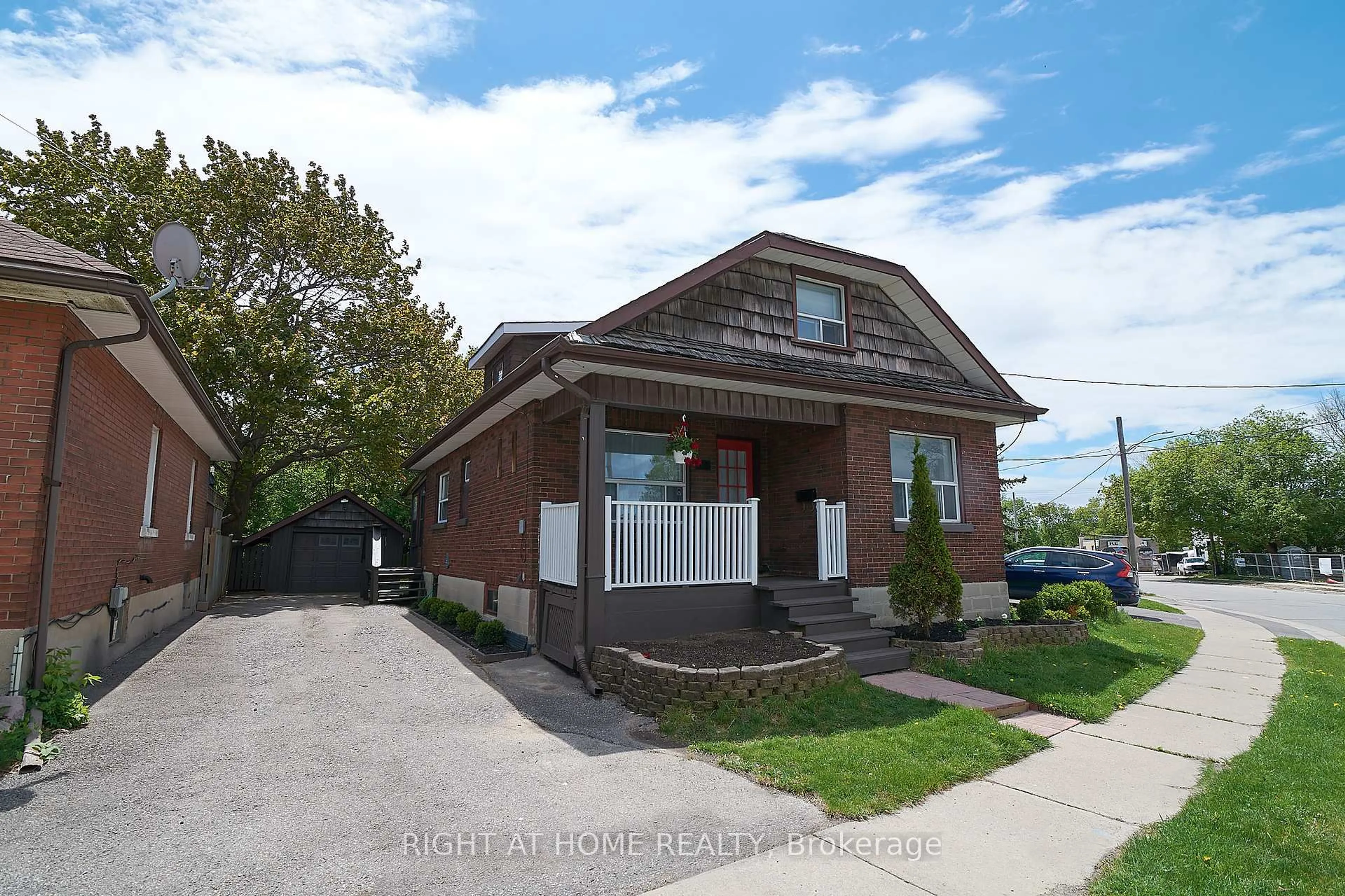 Home with brick exterior material, street for 105 Conant St, Oshawa Ontario L1H 3R5