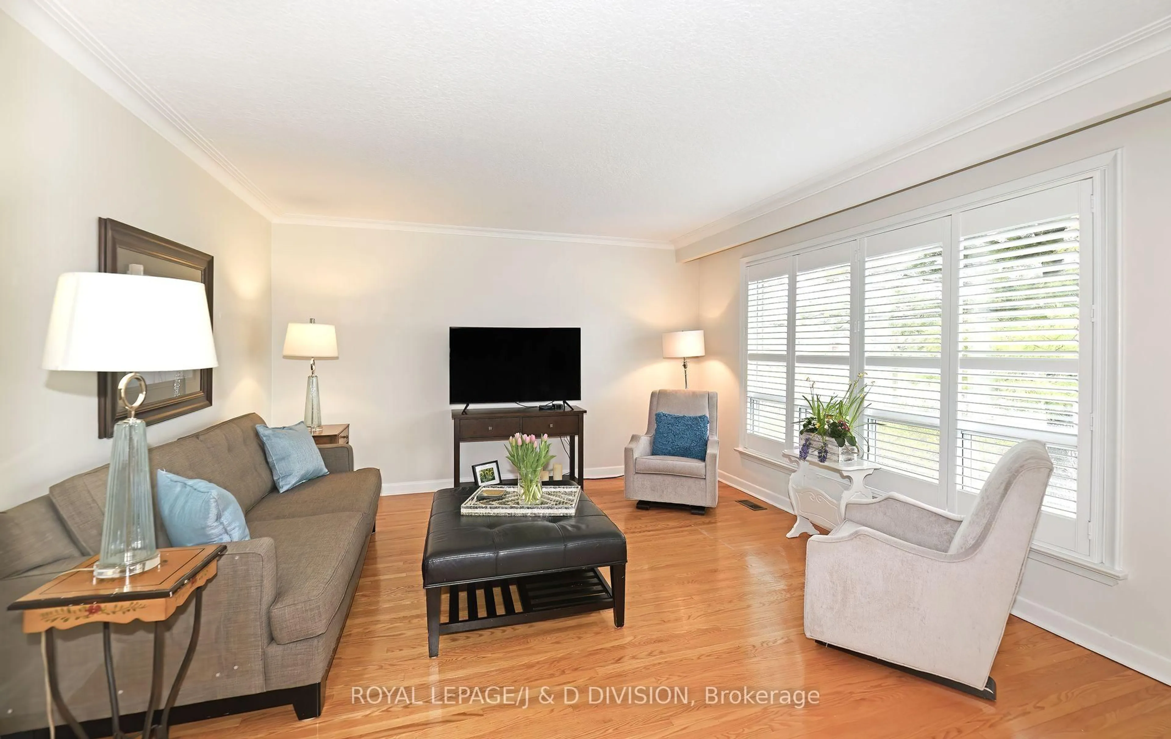 Living room with furniture, unknown for 19 Brian Ave, Toronto Ontario M1R 3J1