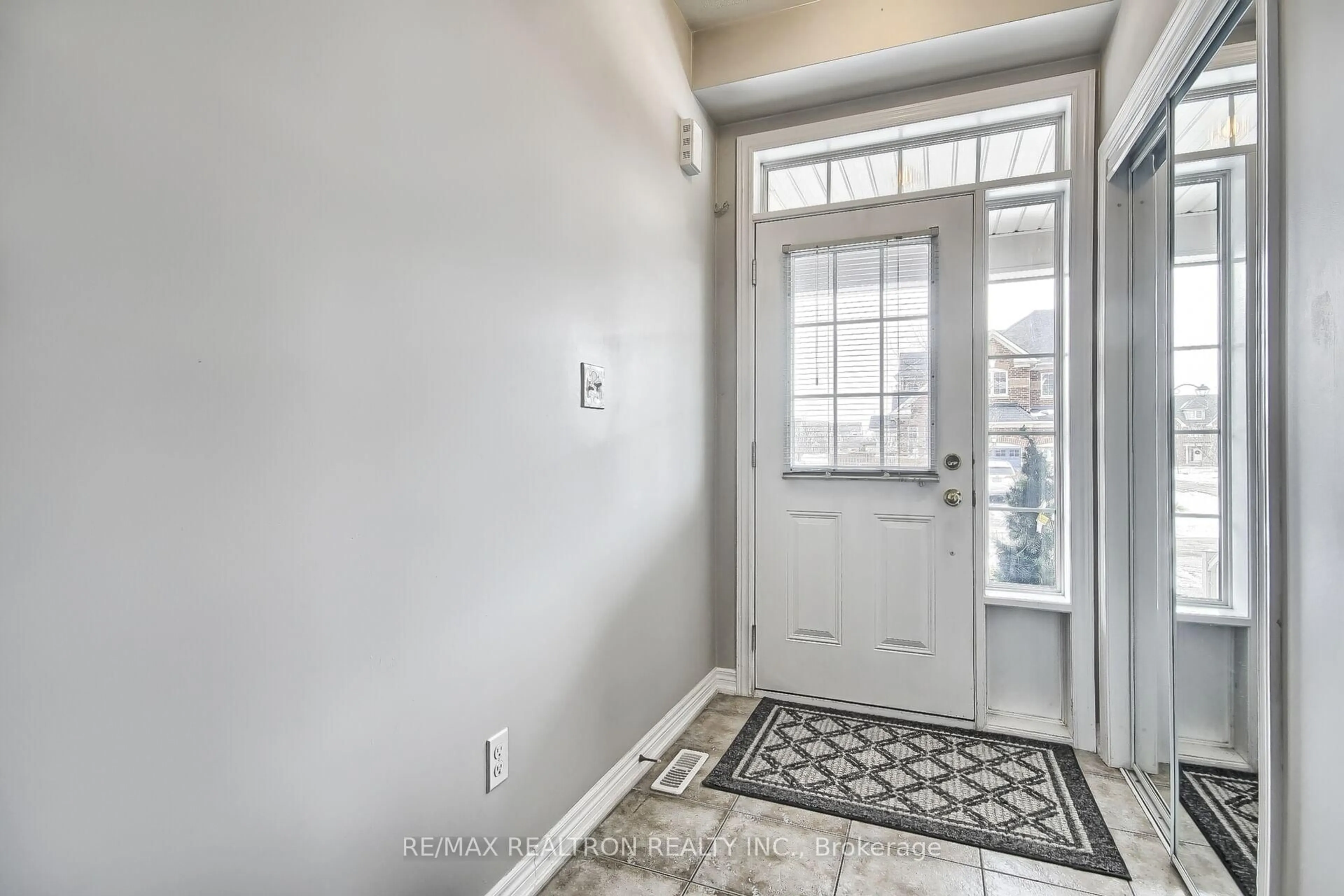 Indoor entryway for 24 Westport Dr, Whitby Ontario L1R 0J3