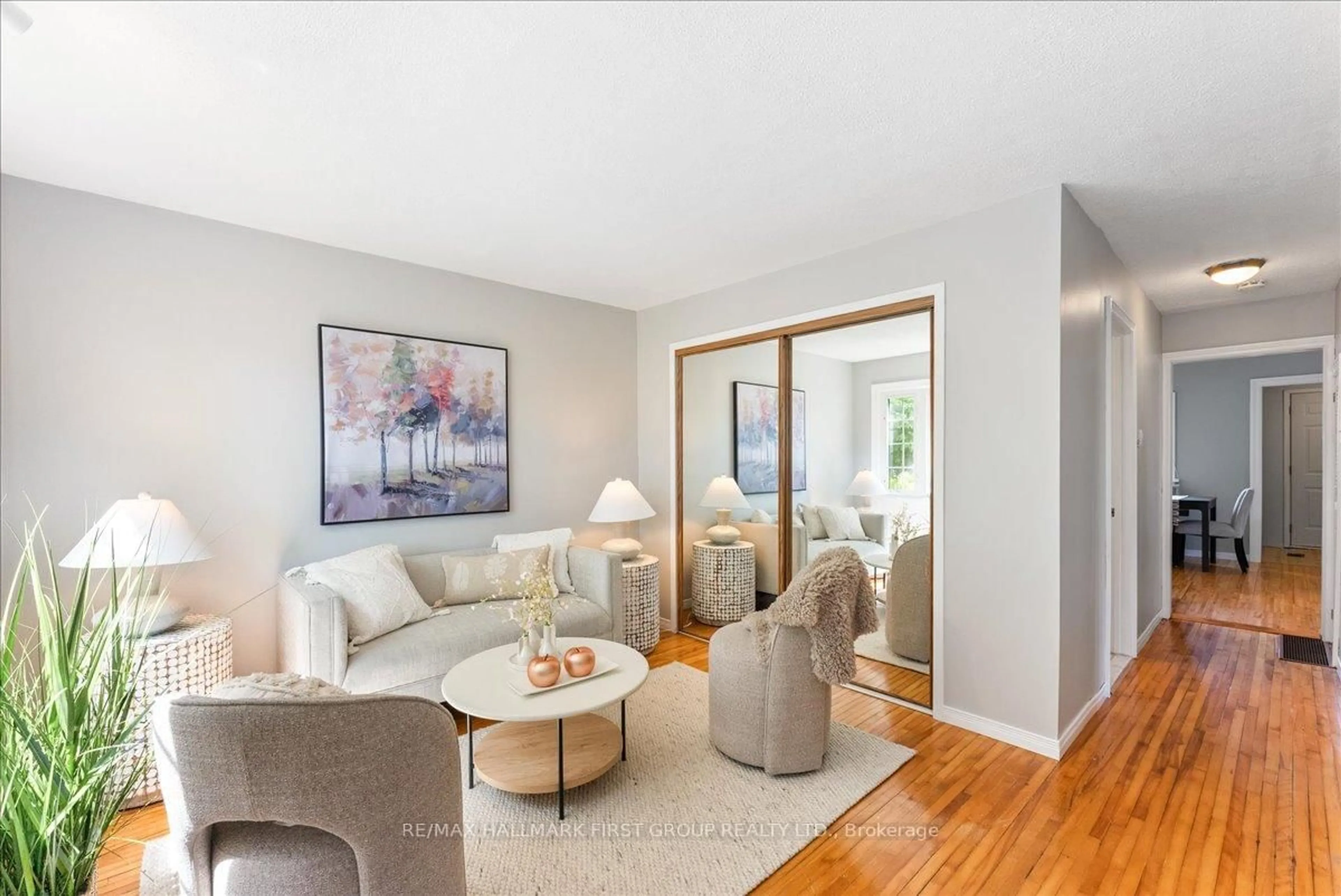Living room with furniture, unknown for 28 Beech St, Ajax Ontario L1S 1W1