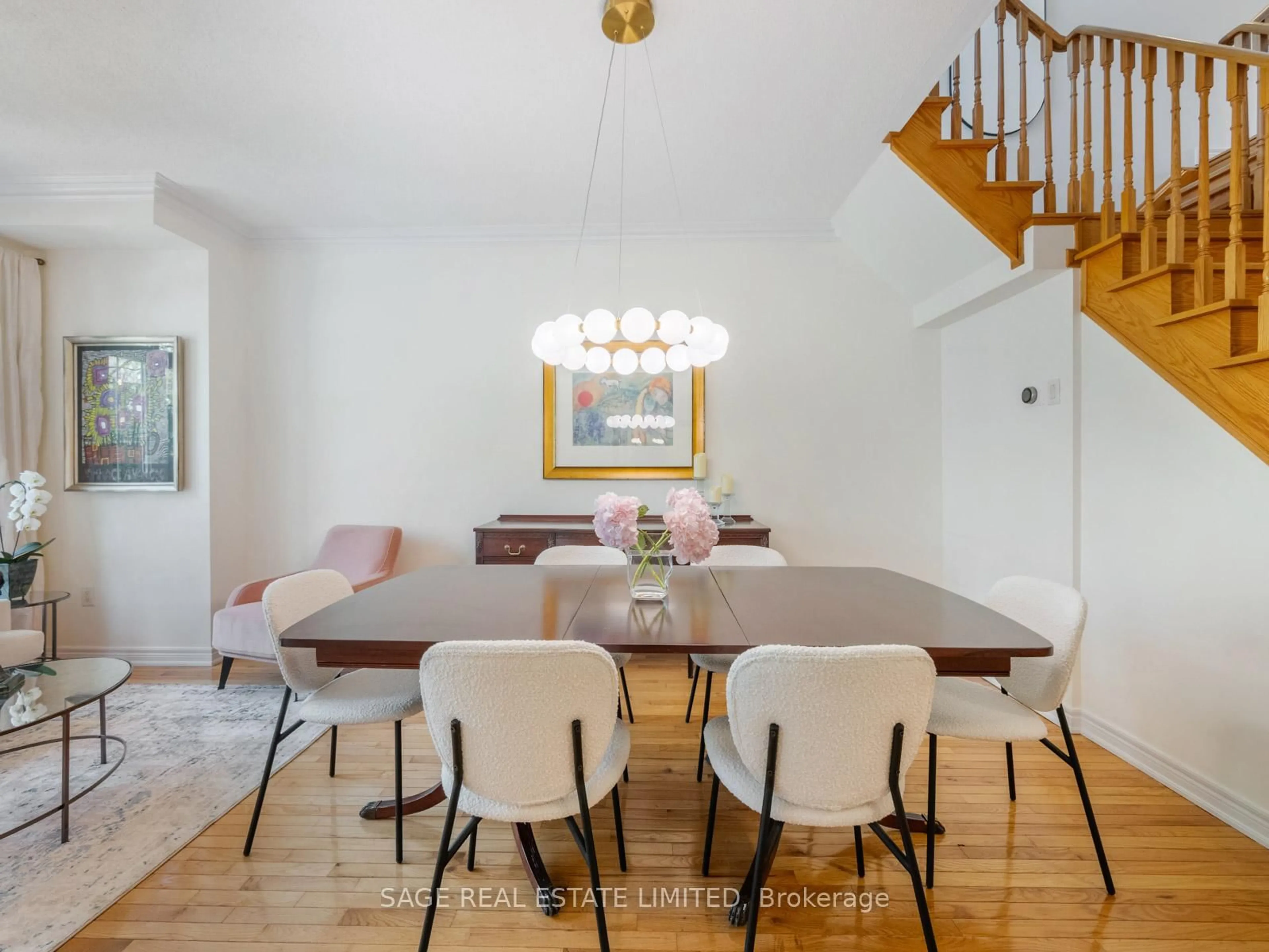 Dining room, wood/laminate floor for 116 Boardwalk Dr, Toronto Ontario M4L 3X4