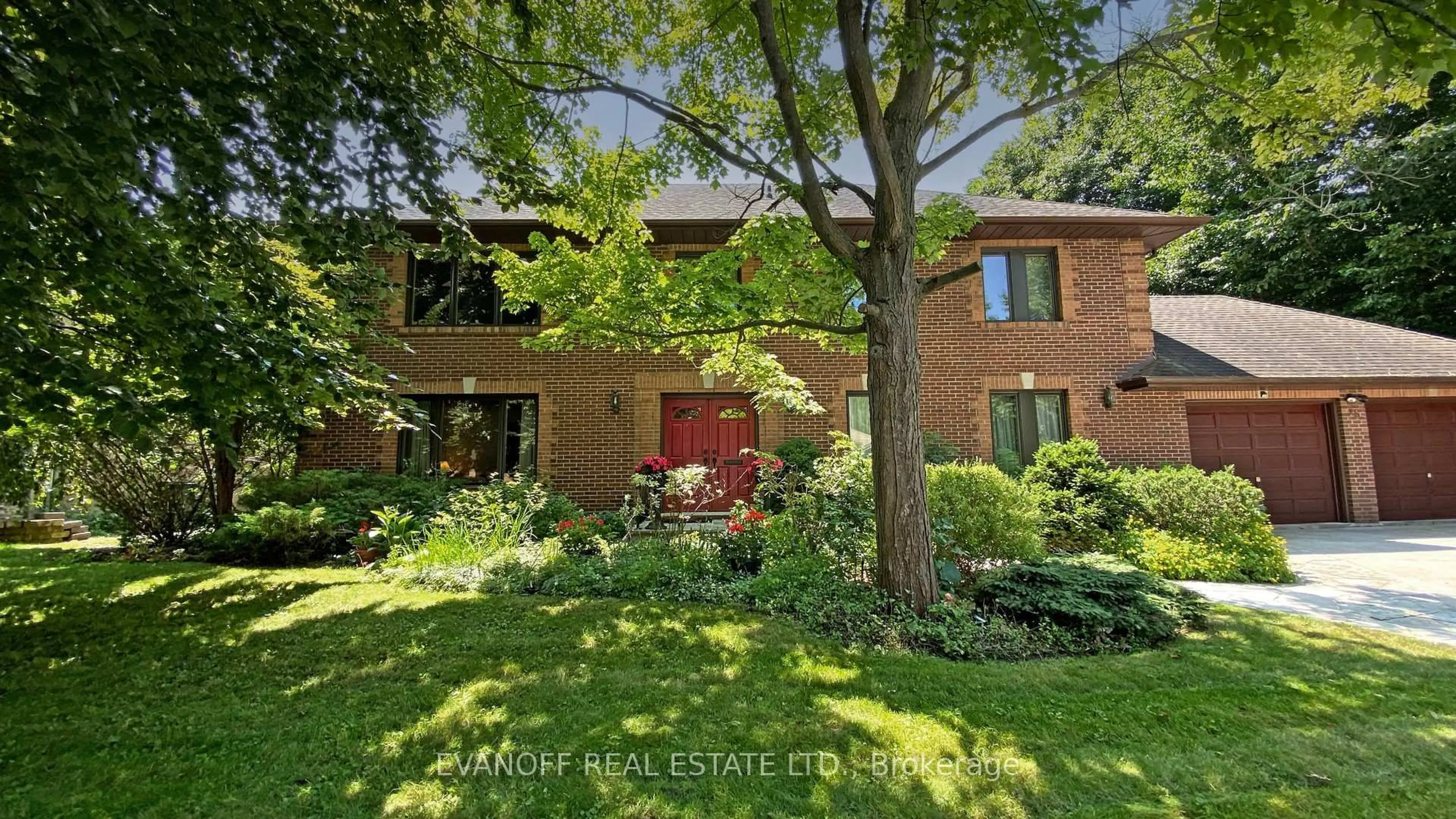 Home with brick exterior material, street for 15 Scenic Hill Crt, Toronto Ontario M1C 3V5