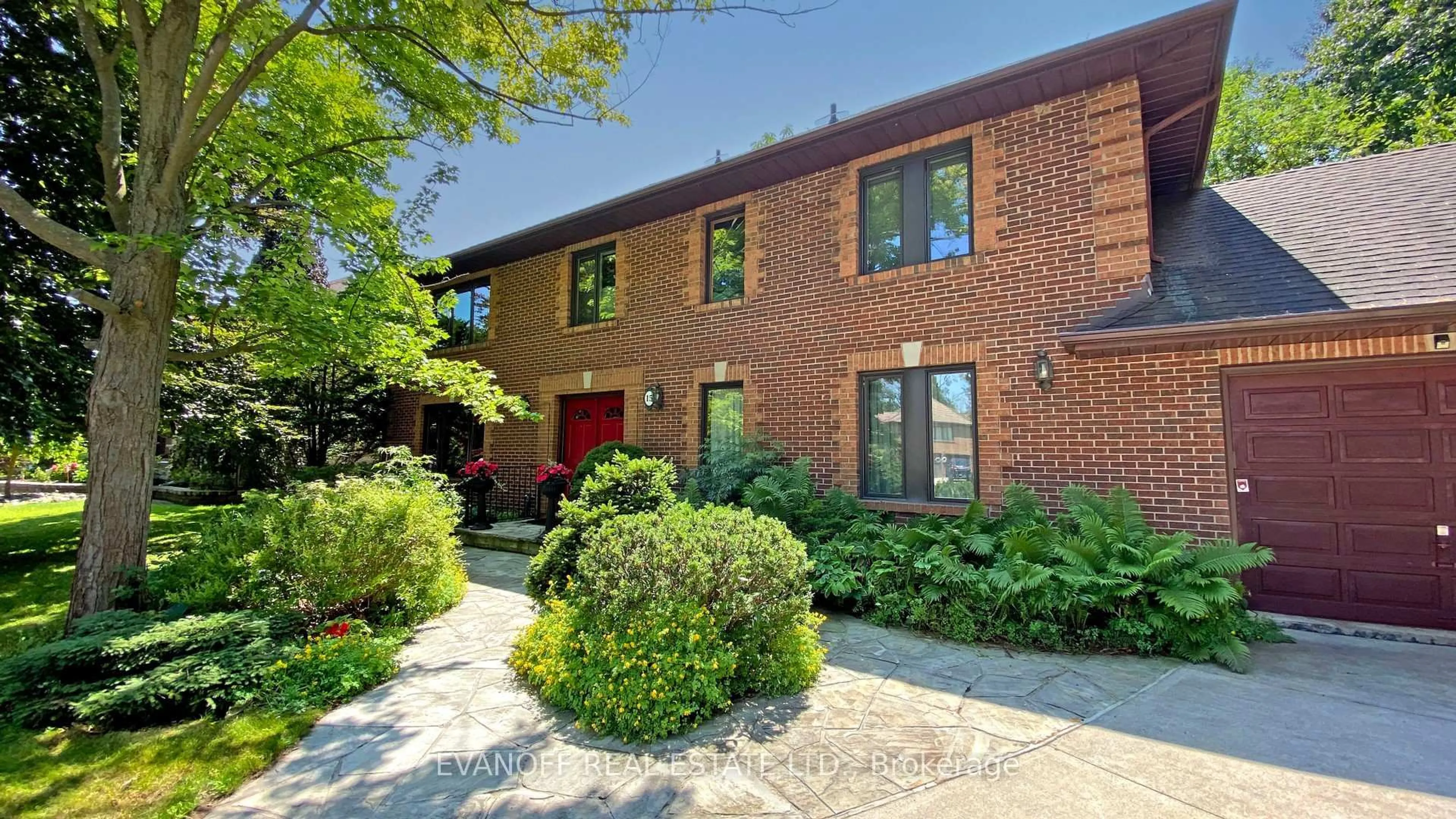 Home with brick exterior material, street for 15 Scenic Hill Crt, Toronto Ontario M1C 3V5