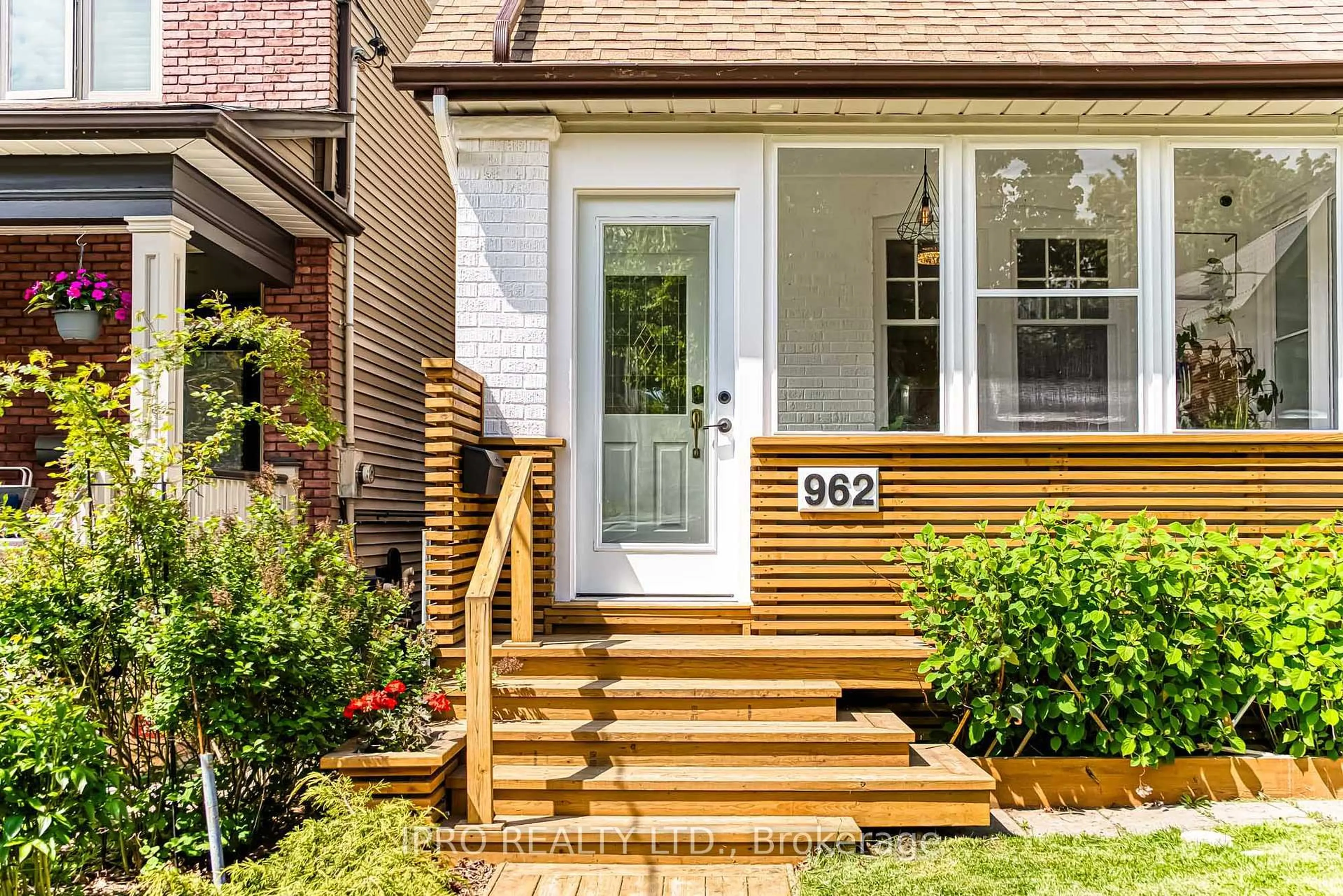 Unknown for 962 Logan Ave, Toronto Ontario M4K 3E5