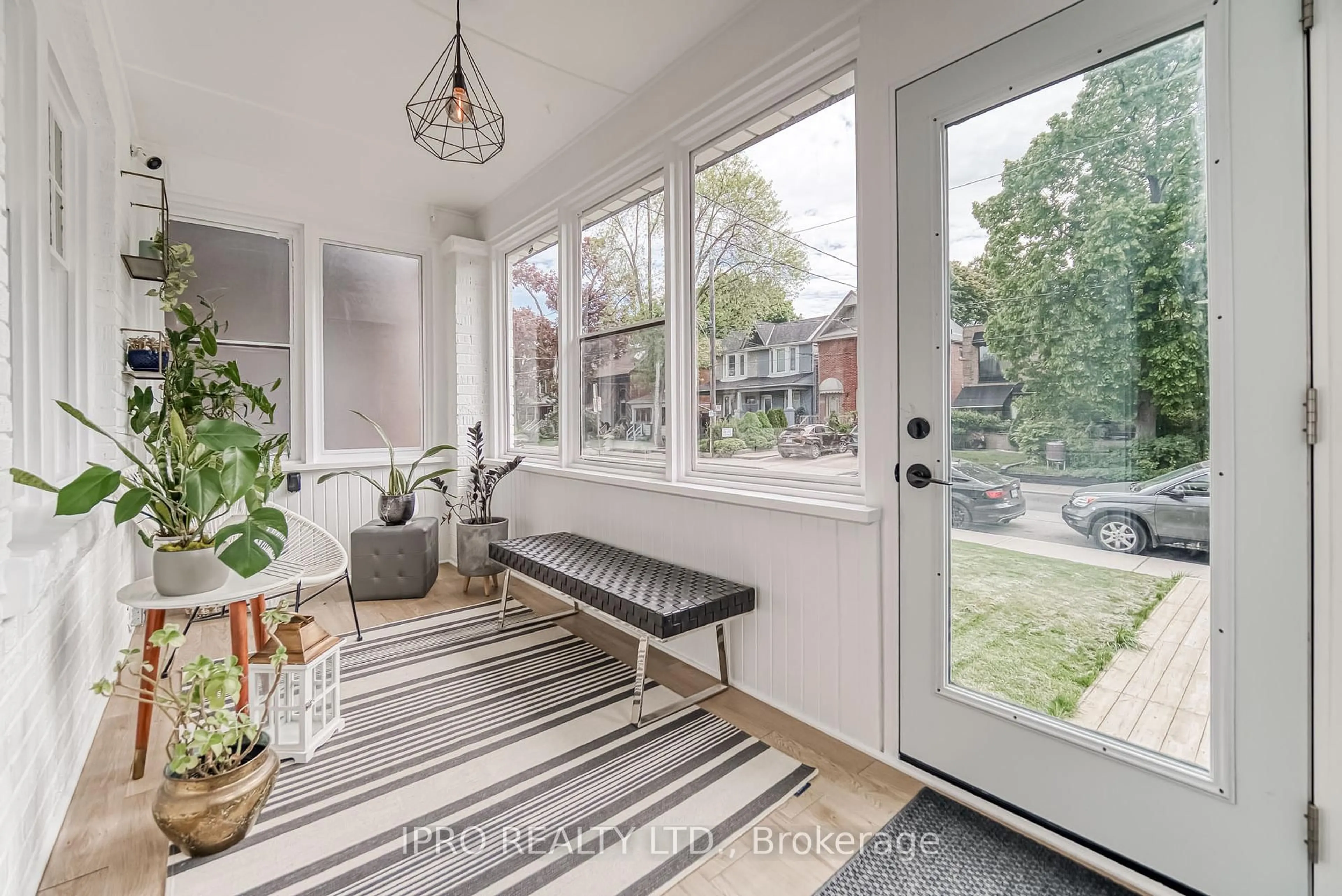 Indoor entryway for 962 Logan Ave, Toronto Ontario M4K 3E5