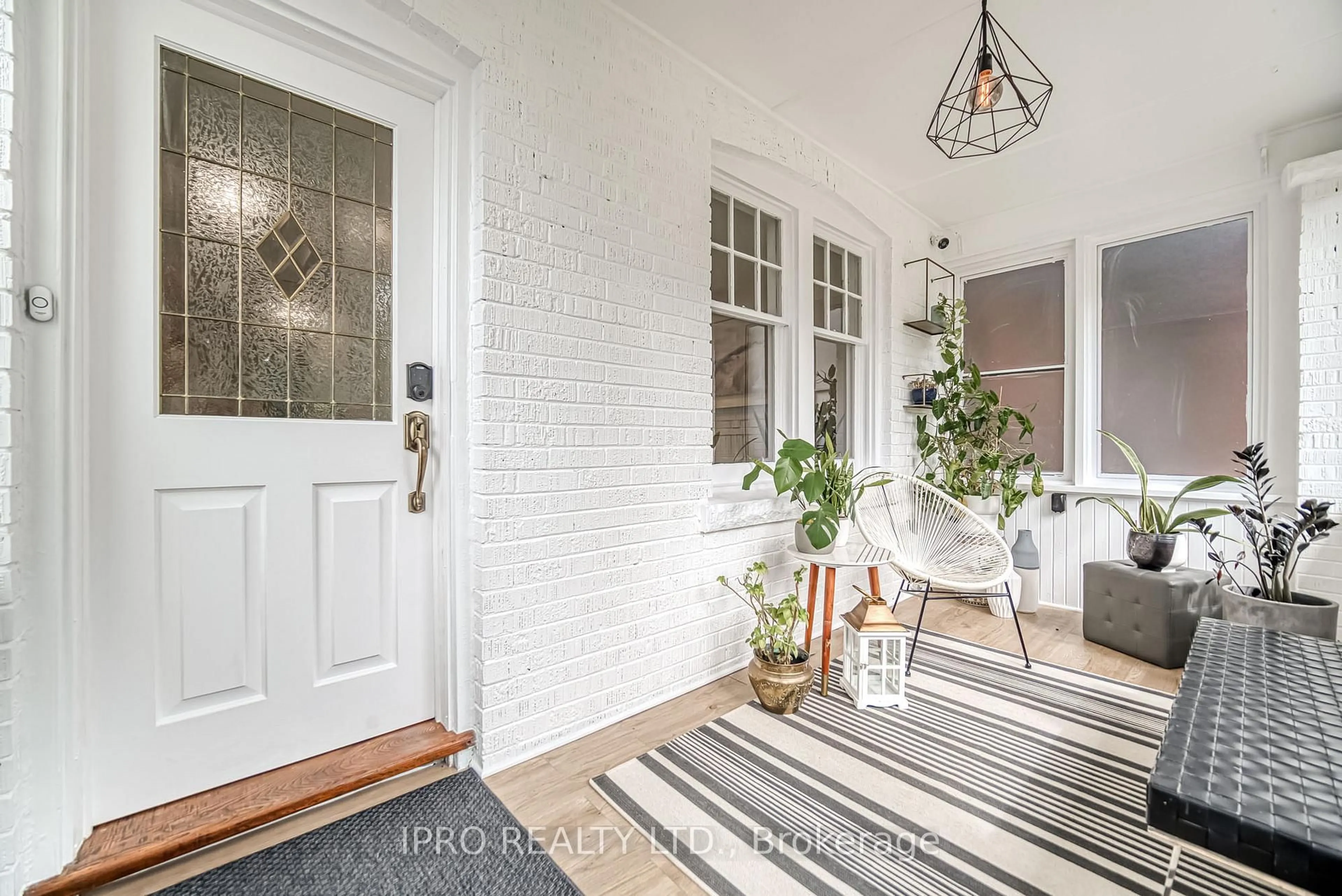 Indoor entryway for 962 Logan Ave, Toronto Ontario M4K 3E5