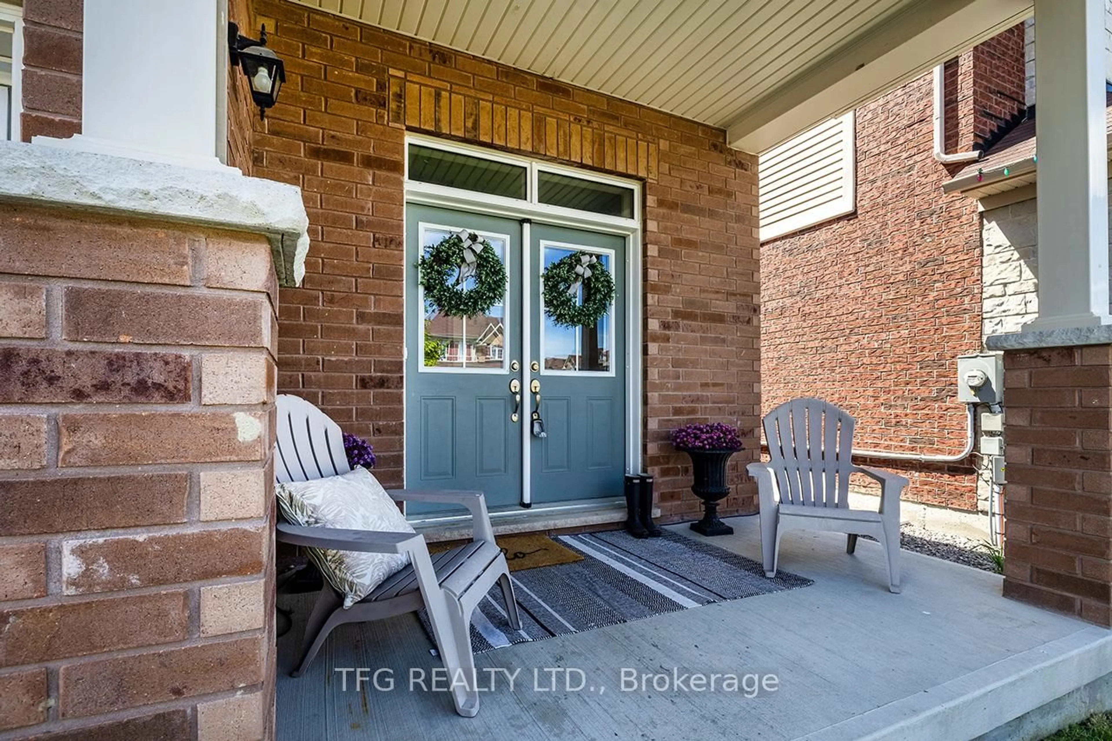 Indoor entryway for 291 Kenneth Cole Dr, Clarington Ontario L1C 0W3
