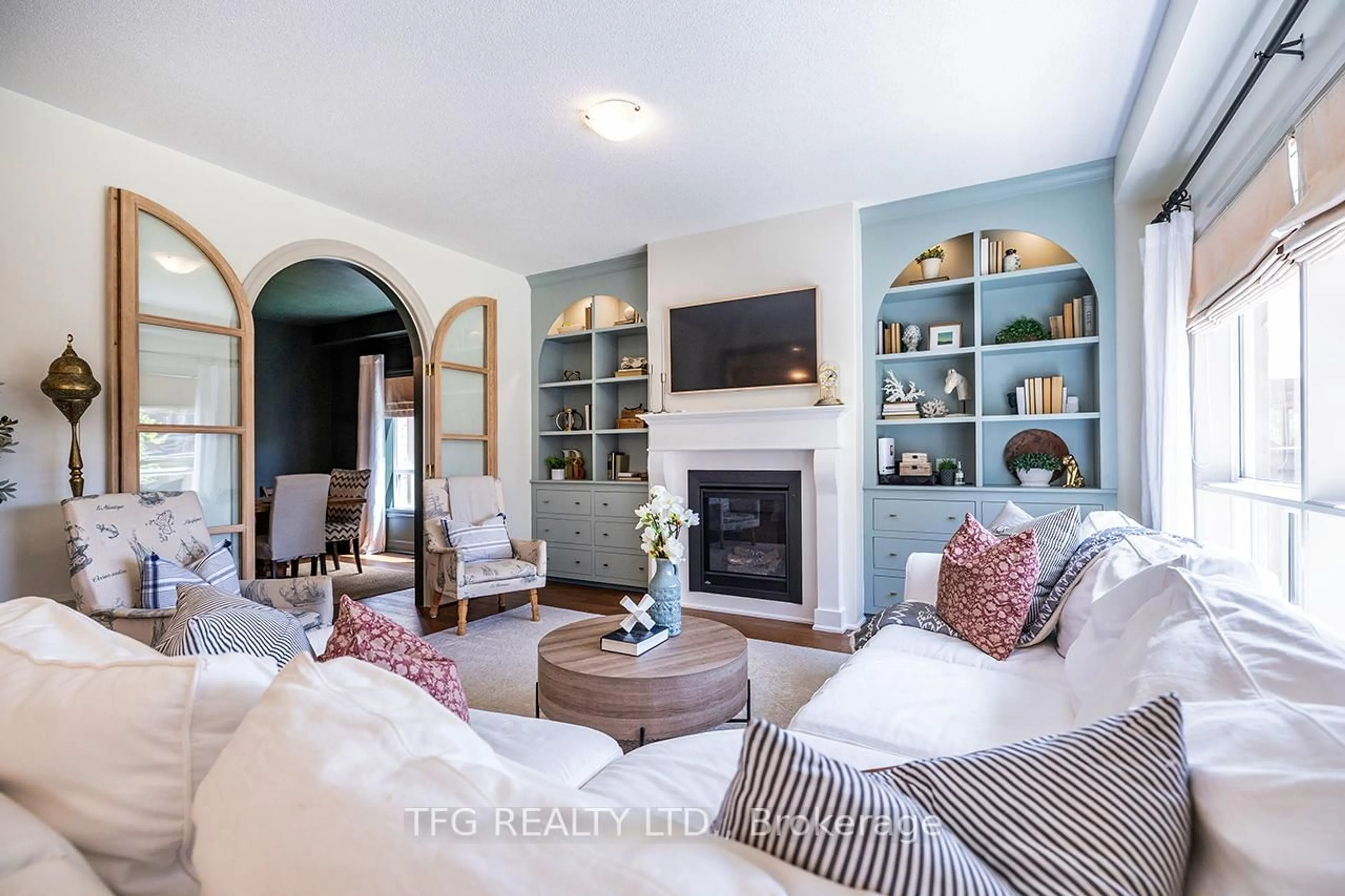 Living room with furniture, unknown for 291 Kenneth Cole Dr, Clarington Ontario L1C 0W3