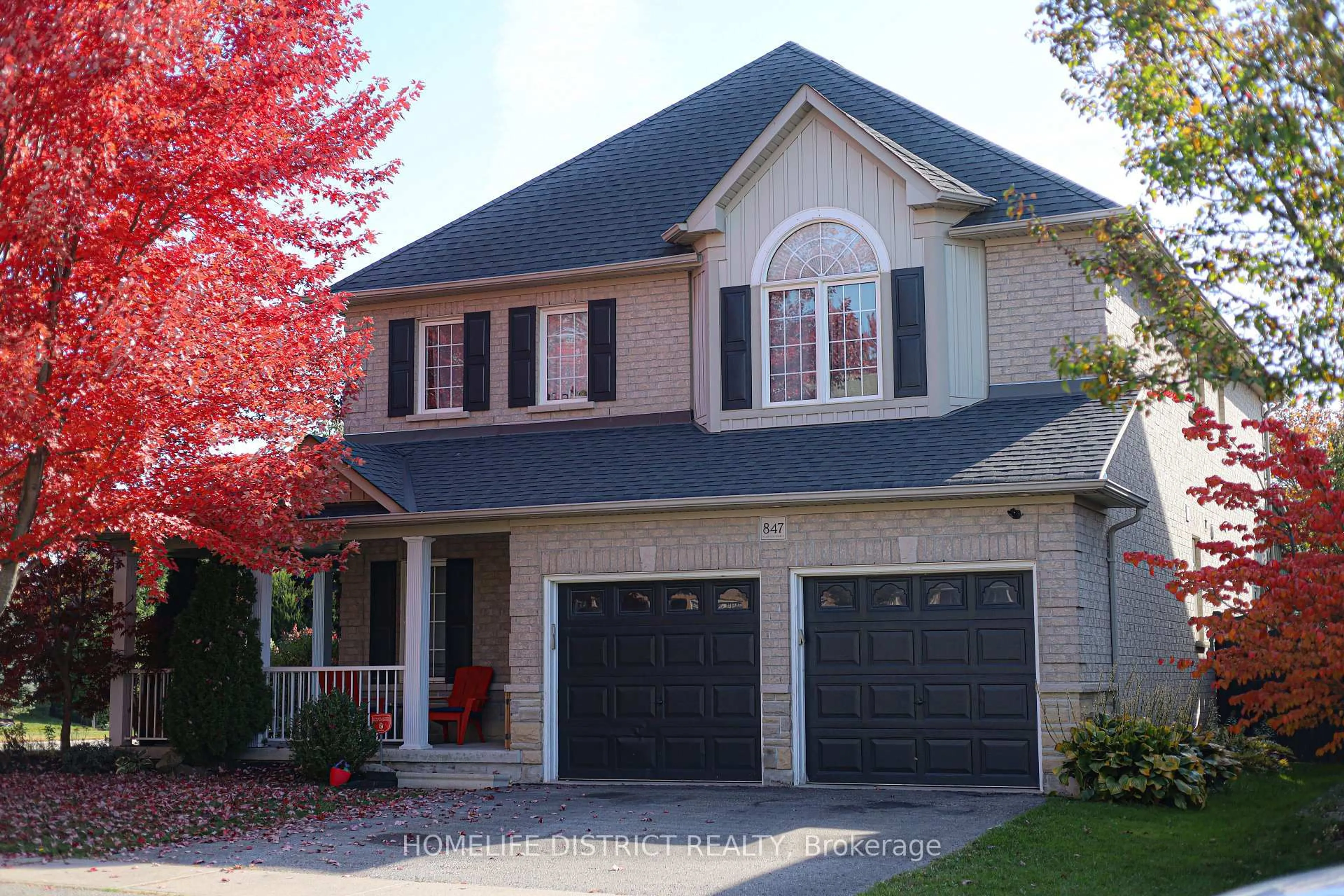Home with vinyl exterior material, street for 847 Greenleaf Circ, Oshawa Ontario L1K 2W7