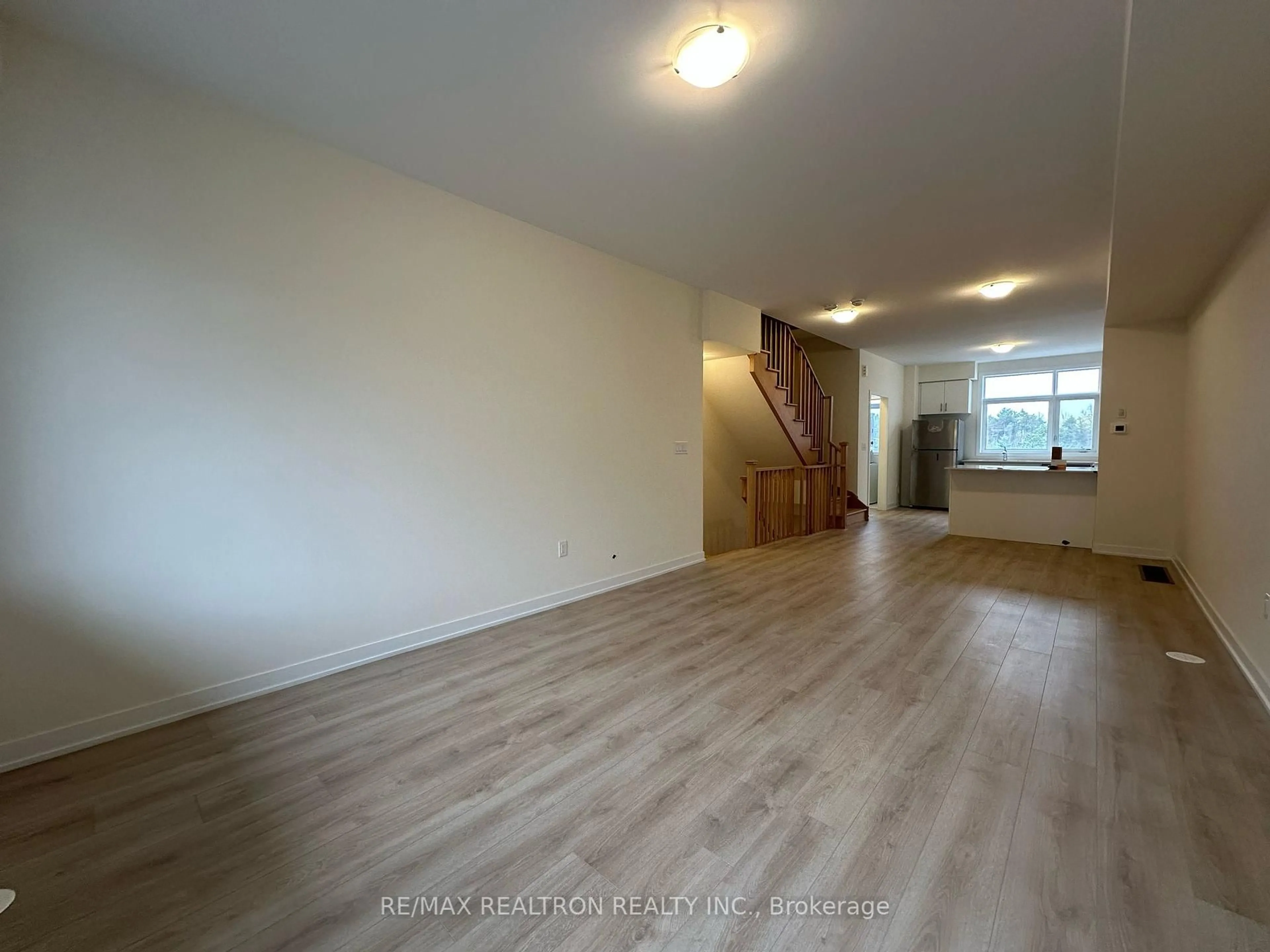 A pic of a room for 1695 Dersan St #705, Pickering Ontario L1X 0S8