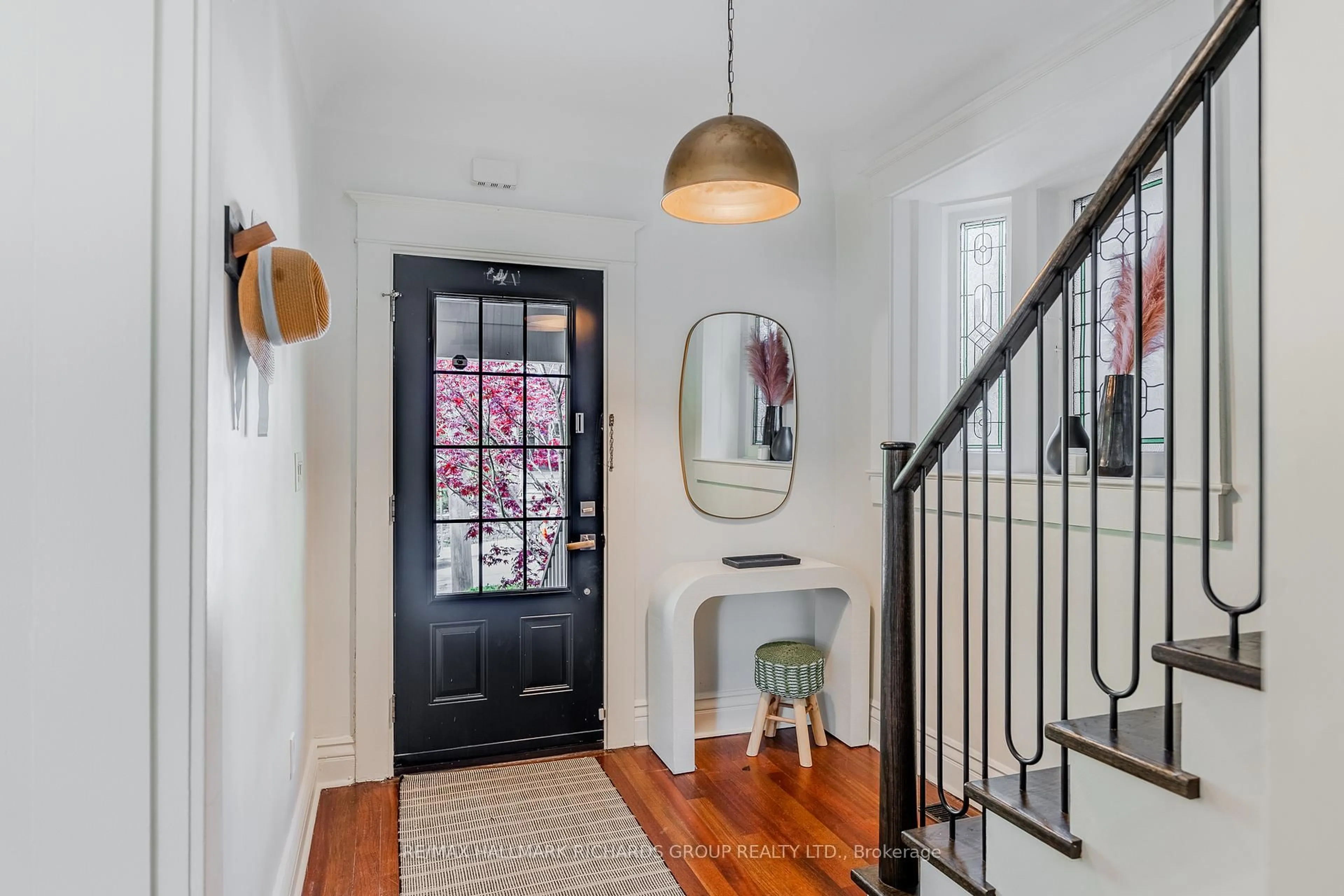Indoor entryway for 107 Lee Ave, Toronto Ontario M4E 2P2