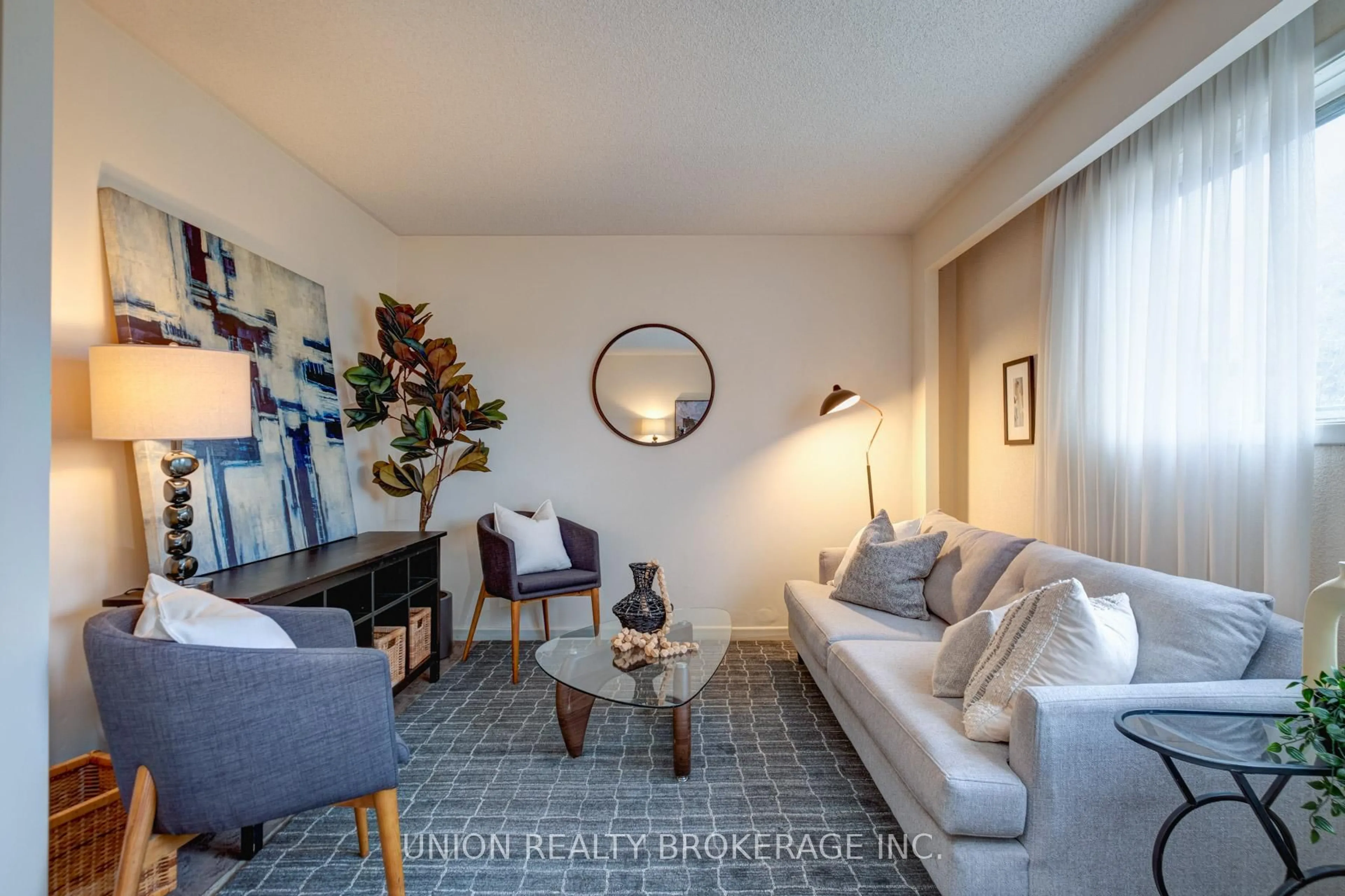 Living room with furniture, unknown for 54 Oakridge Dr, Toronto Ontario M1M 2A4