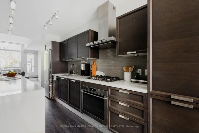 Additional property image - 2 Bellefair Ave Unit TH5