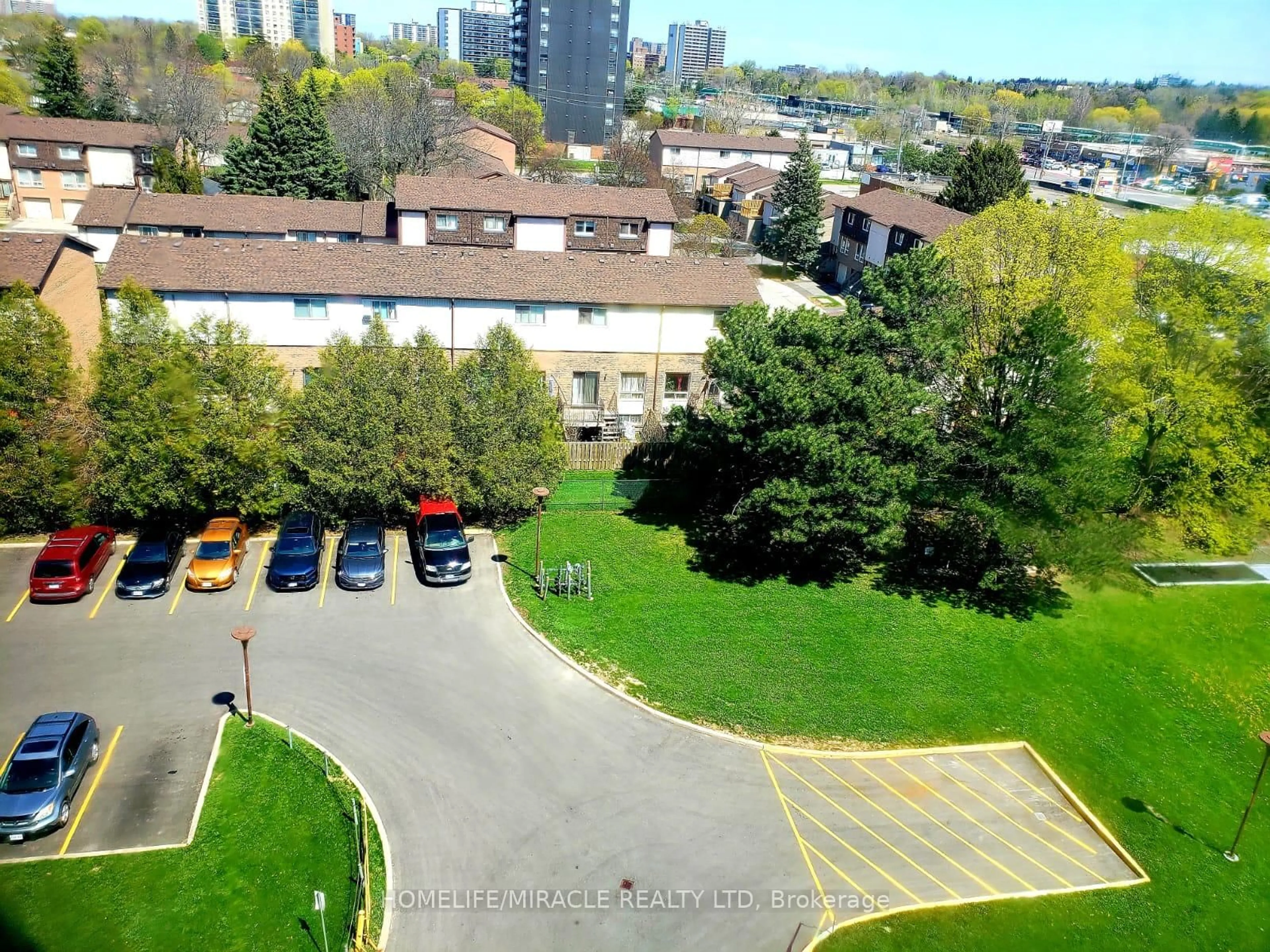A pic from outside/outdoor area/front of a property/back of a property/a pic from drone, city buildings view from balcony for 121 Trudelle St #814, Toronto Ontario M1J 3K4