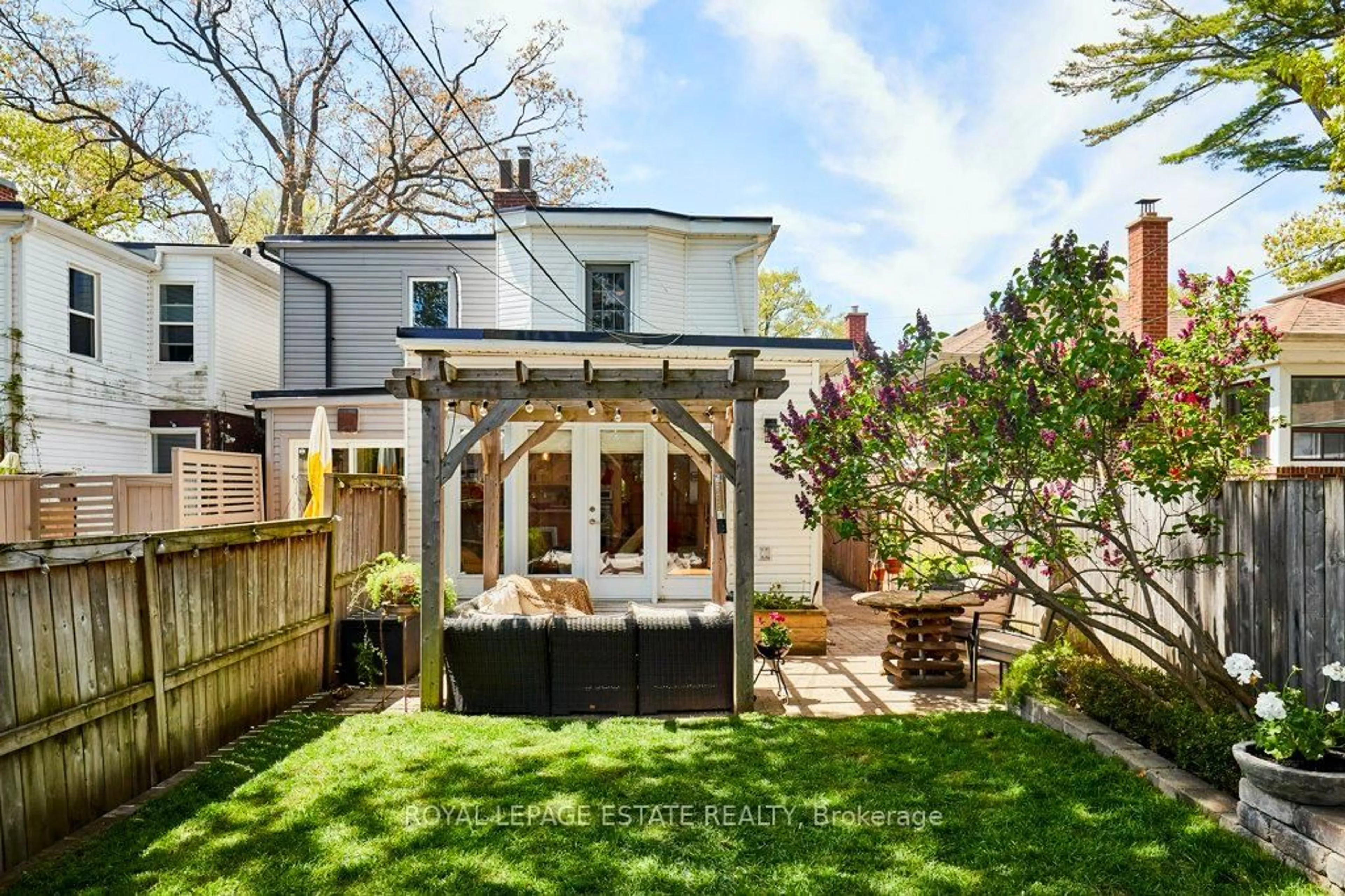 Patio, street for 227 Silver Birch Ave, Toronto Ontario M4E 3L6