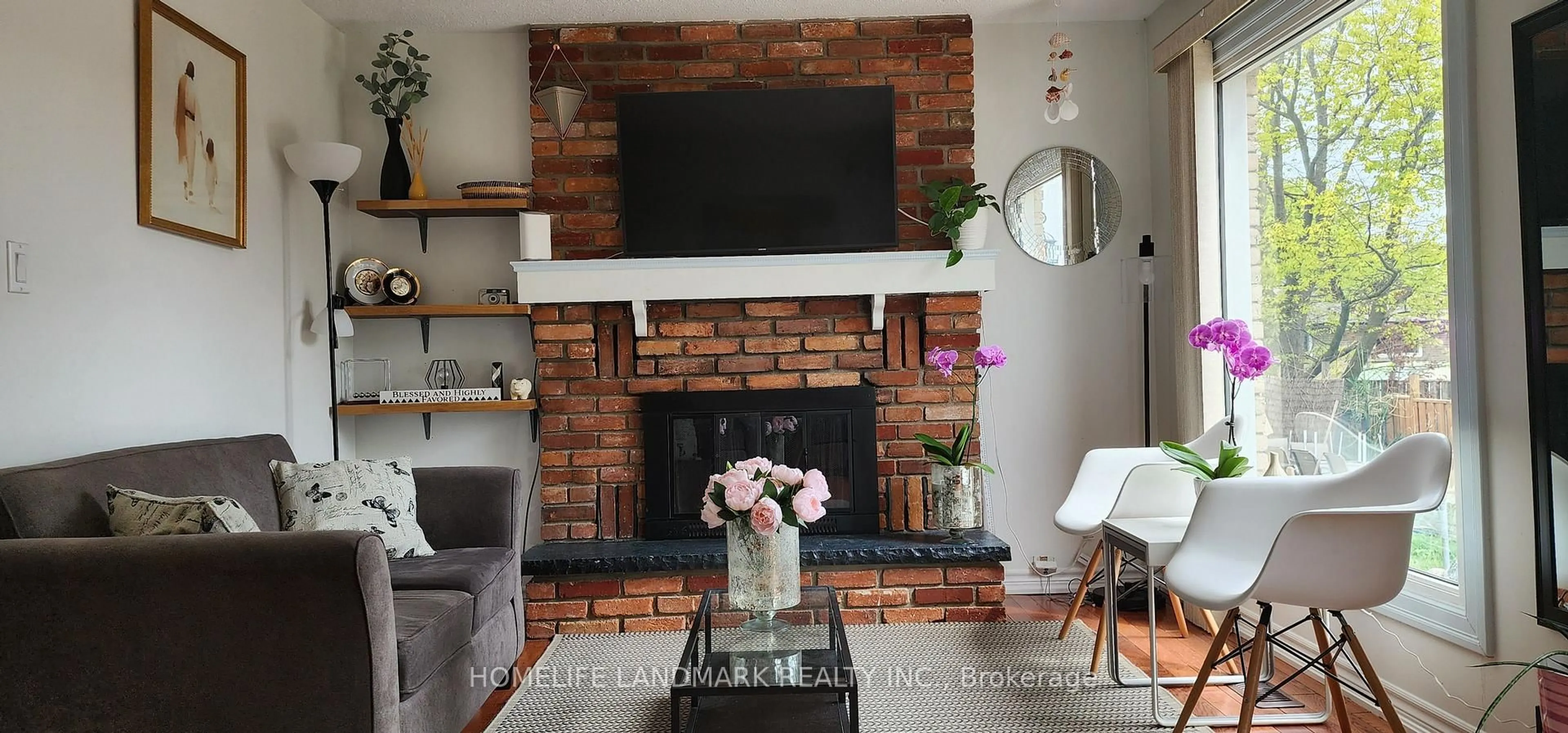Living room with furniture, unknown for 11 Andrea Rd, Ajax Ontario L1S 3V8