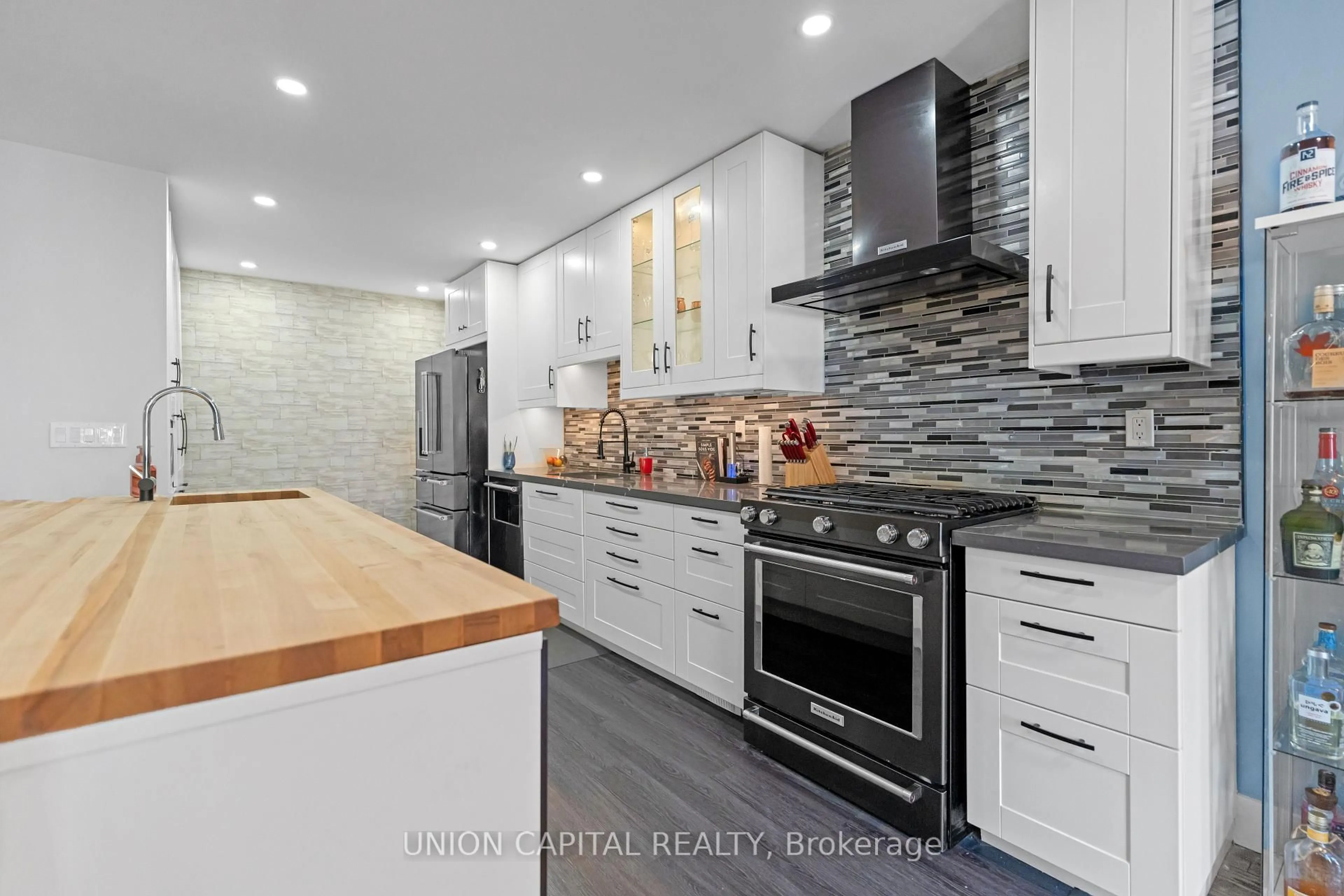 Contemporary kitchen, ceramic/tile floor for 1934 Memory Lane, Pickering Ontario L1V 2V1