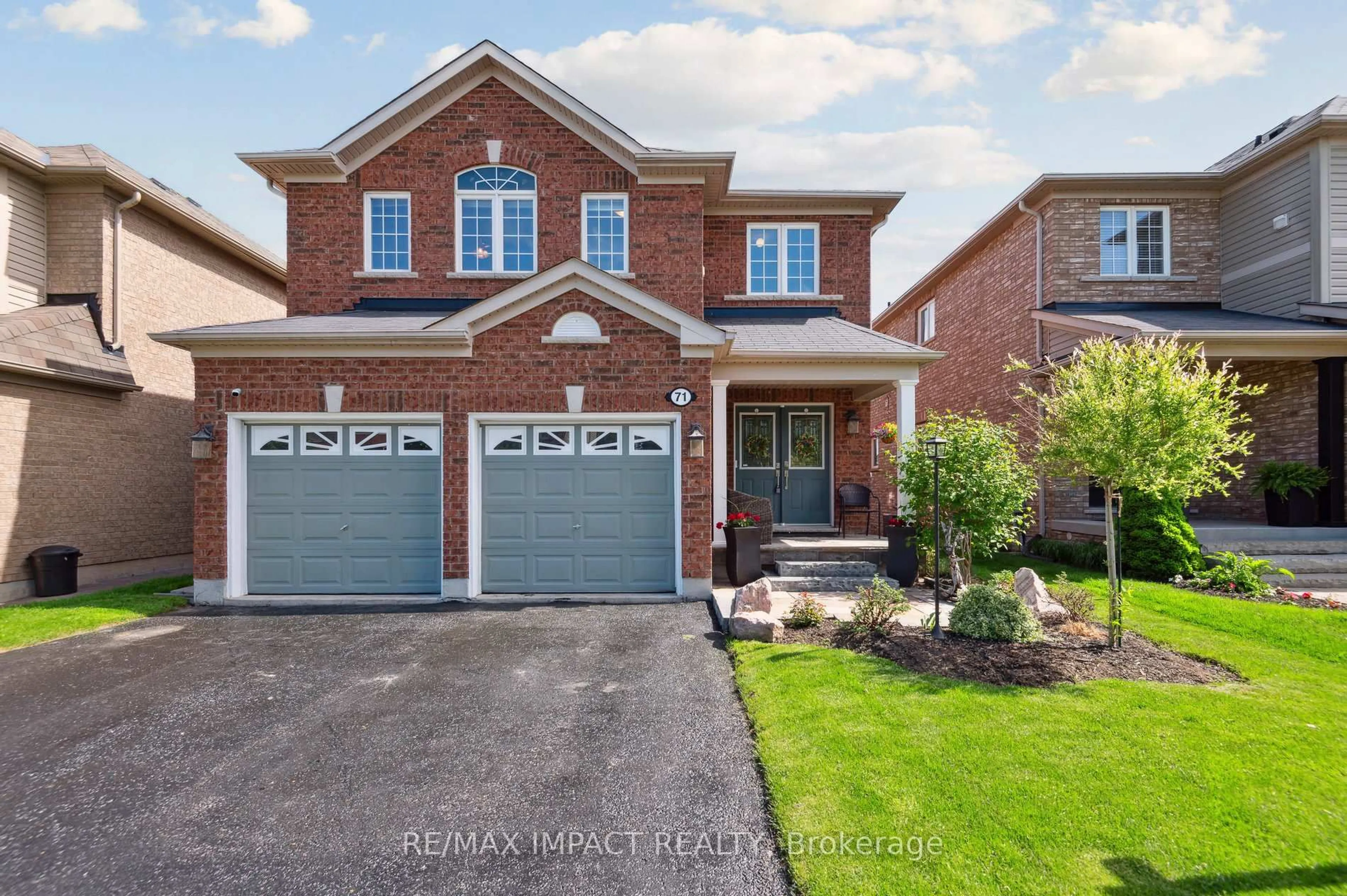 Home with brick exterior material, street for 71 Lobb Crt, Clarington Ontario L1C 0K4