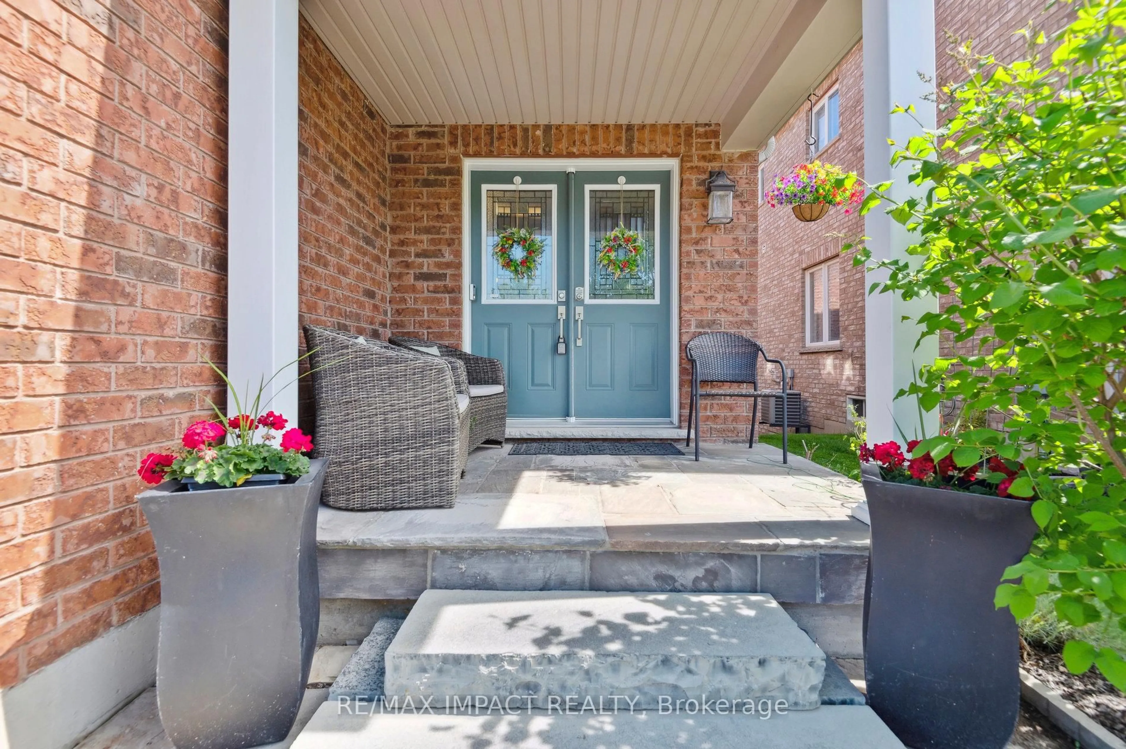 Unknown for 71 Lobb Crt, Clarington Ontario L1C 0K4