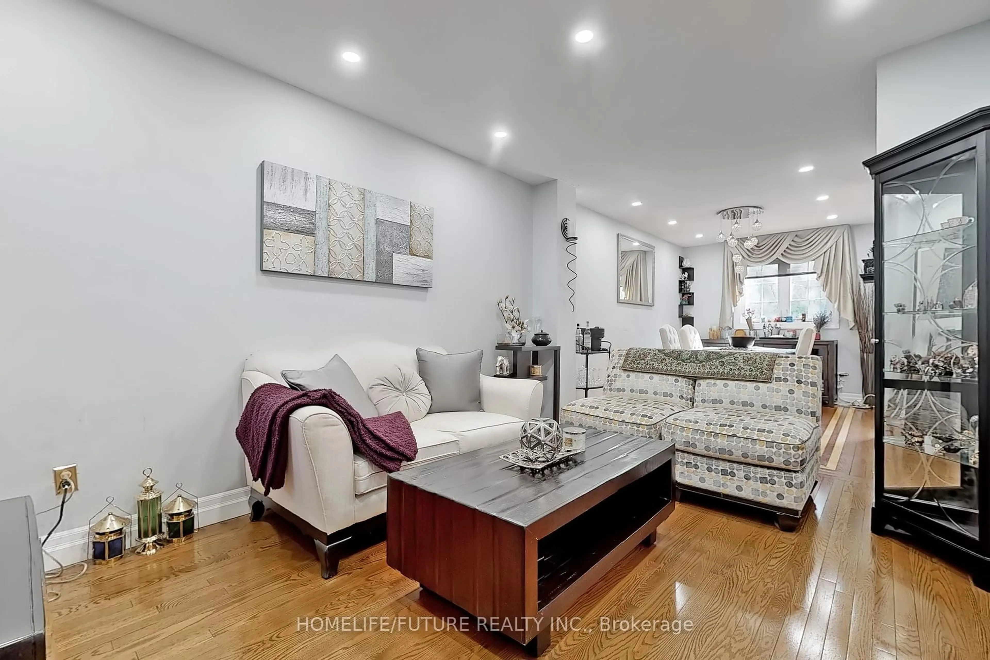 Living room with furniture, unknown for 2144 Denby Dr, Pickering Ontario L1X 1Z2
