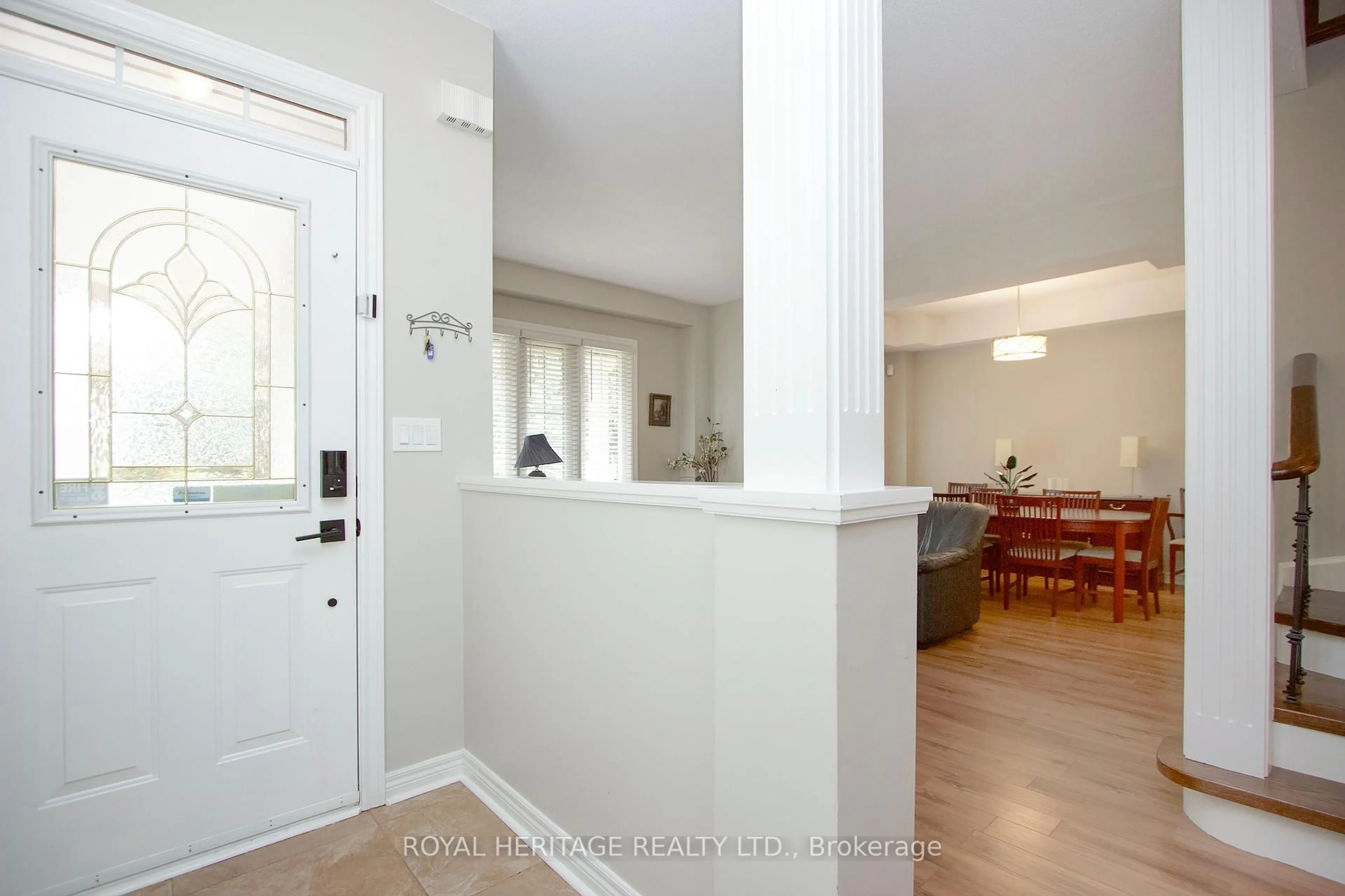 Indoor entryway for 8 Bedell Cres, Whitby Ontario L1R 2N8
