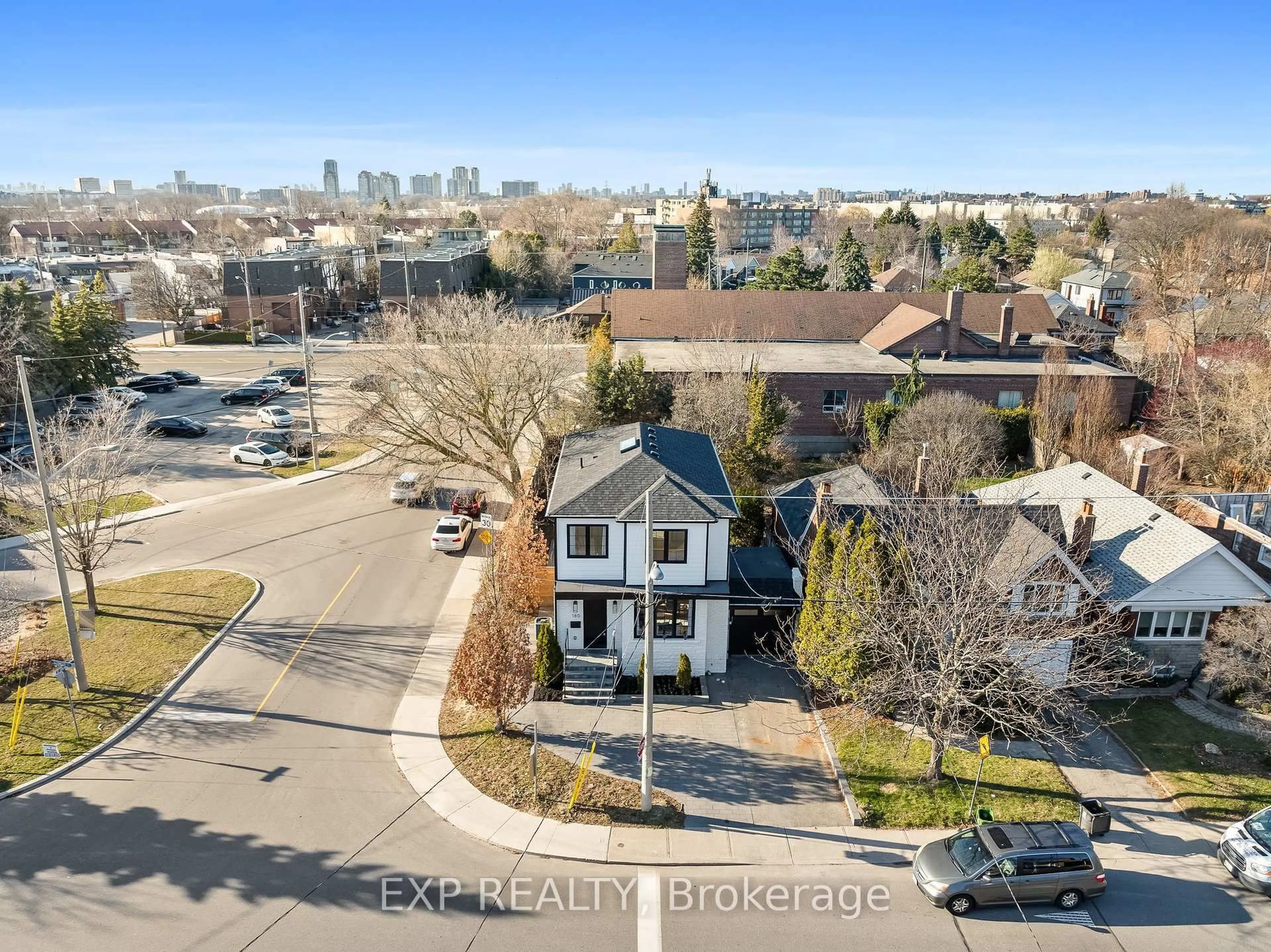 A pic from outside/outdoor area/front of a property/back of a property/a pic from drone, street for 180 Glenwood Cres, Toronto Ontario M4B 1K4