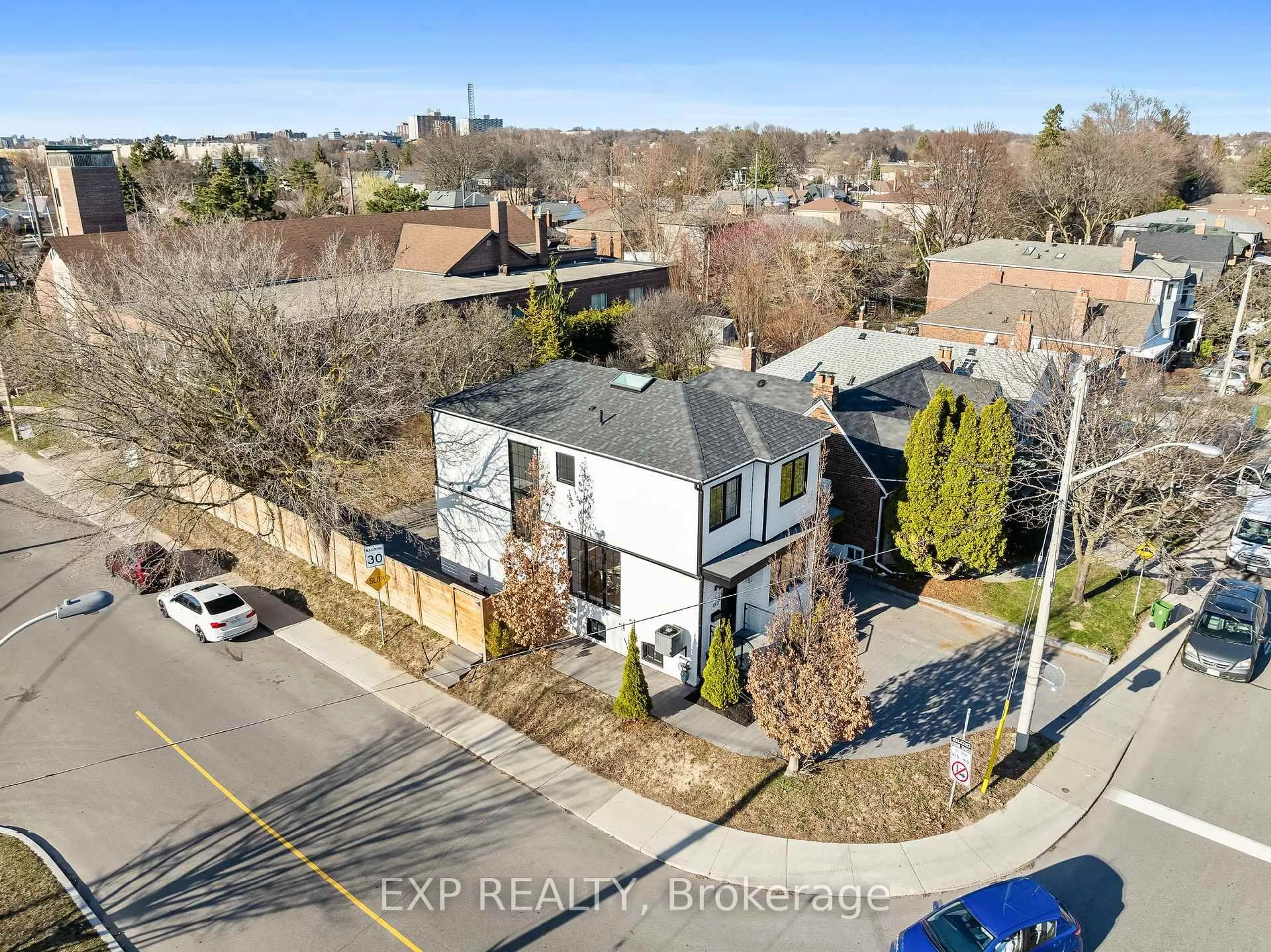 A pic from outside/outdoor area/front of a property/back of a property/a pic from drone, street for 180 Glenwood Cres, Toronto Ontario M4B 1K4