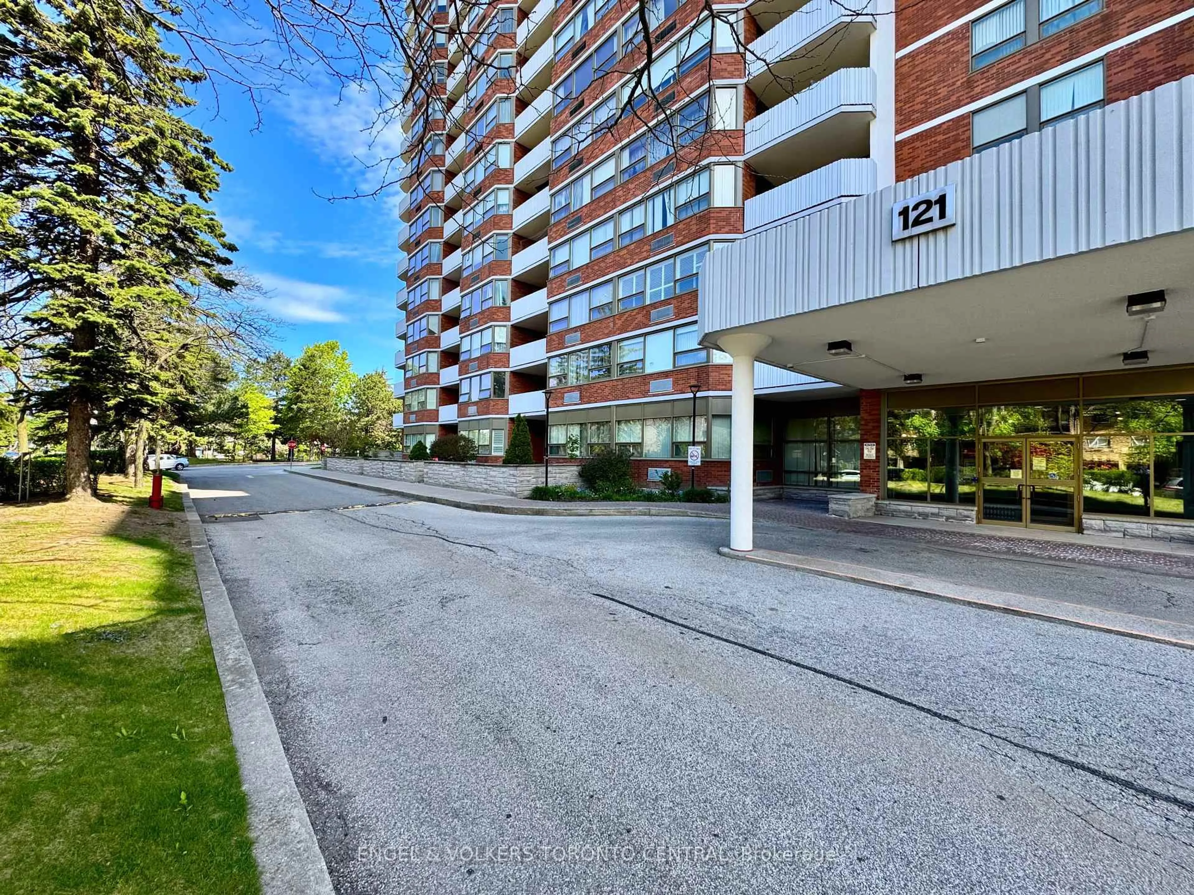 Unknown for 121 Ling Rd #1016, Toronto Ontario M1E 4Y2