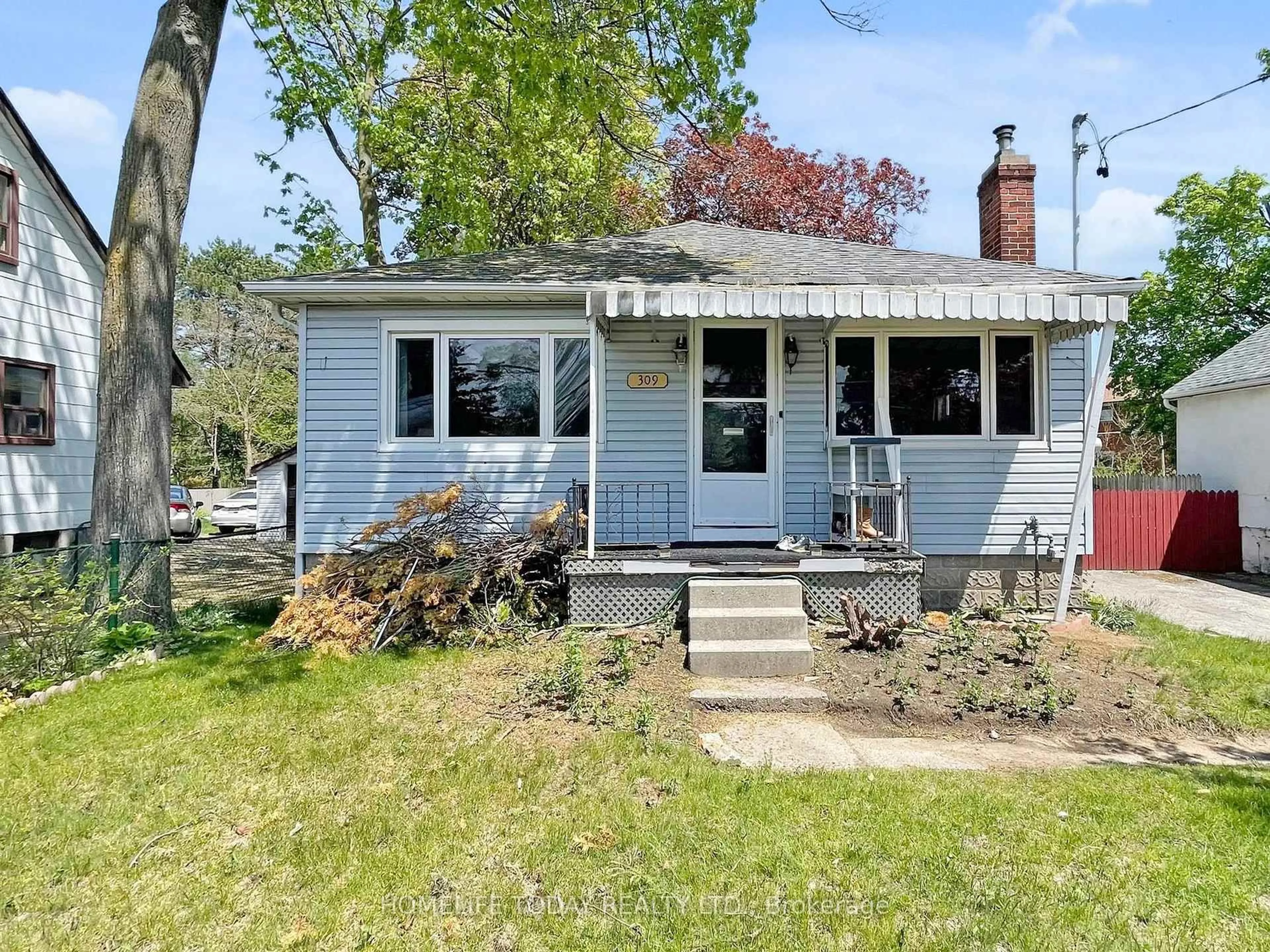 Home with vinyl exterior material, street for 309 Morningside Ave, Toronto Ontario M1E 3G2