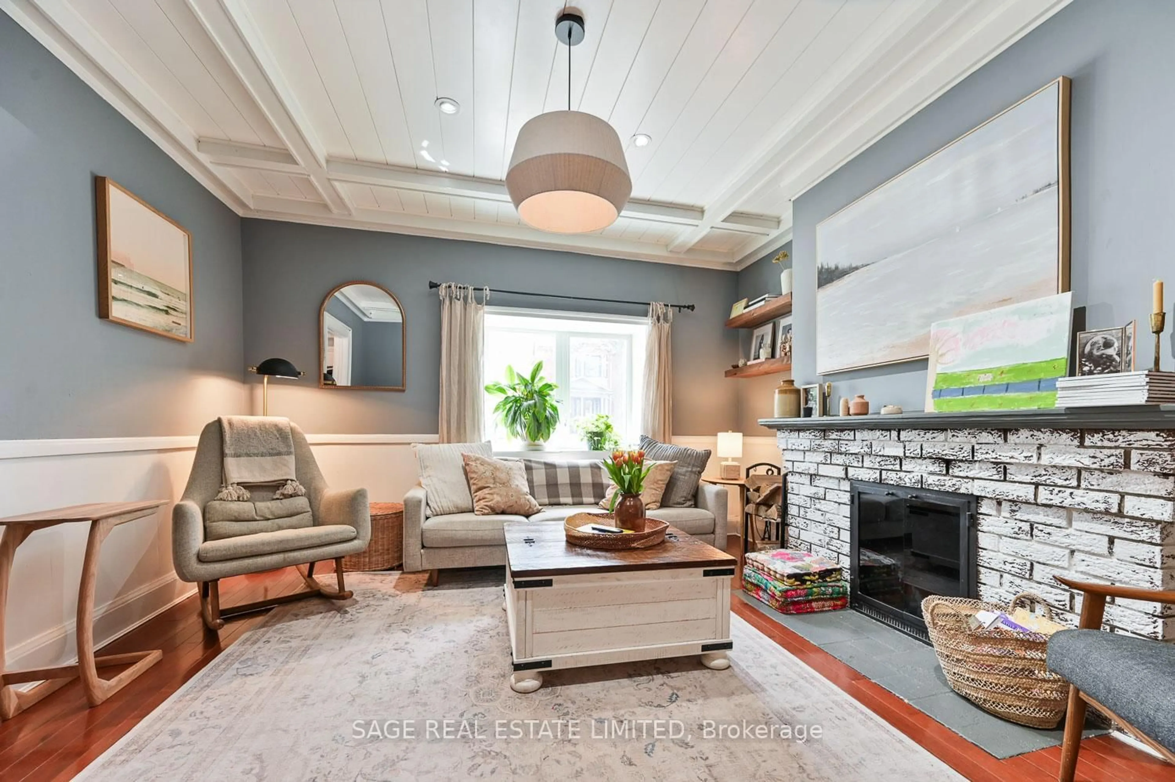 Living room with furniture, unknown for 216 Balsam Ave, Toronto Ontario M4E 3C5