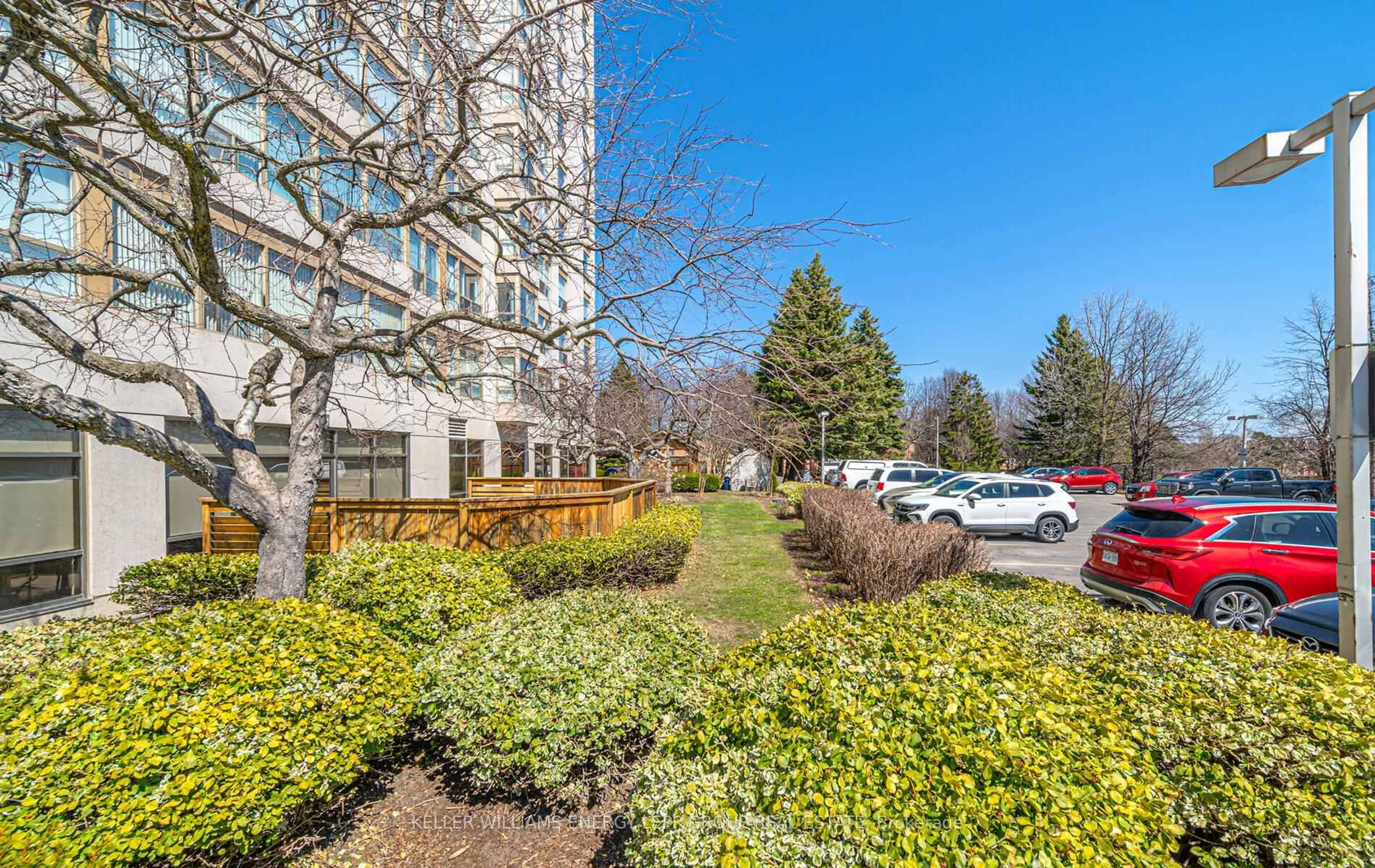 Patio, unknown for 712 Rossland Rd #1007, Whitby Ontario L1N 9E8