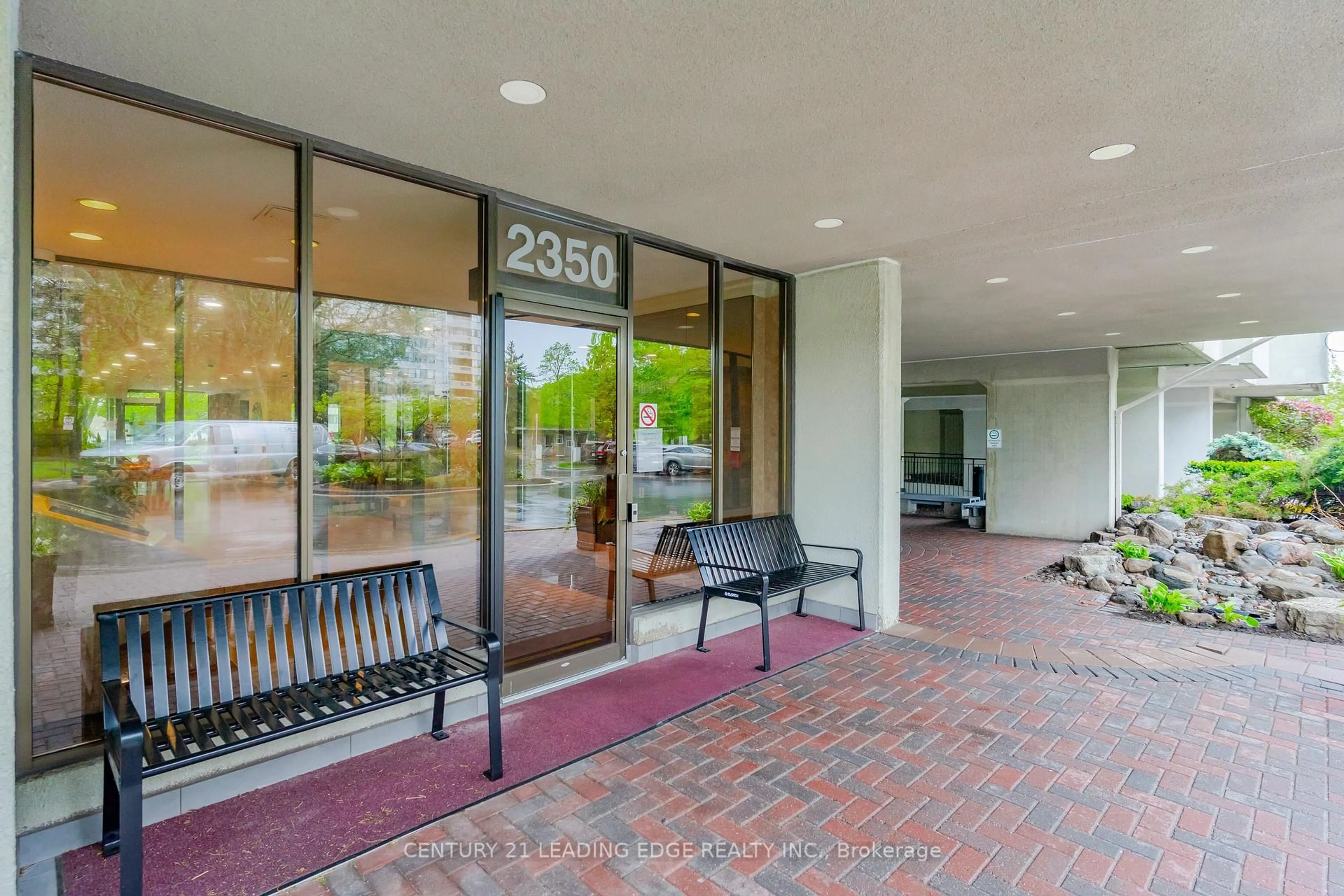 Indoor foyer for 2350 Bridletowne Circ #908, Toronto Ontario M1W 3E6