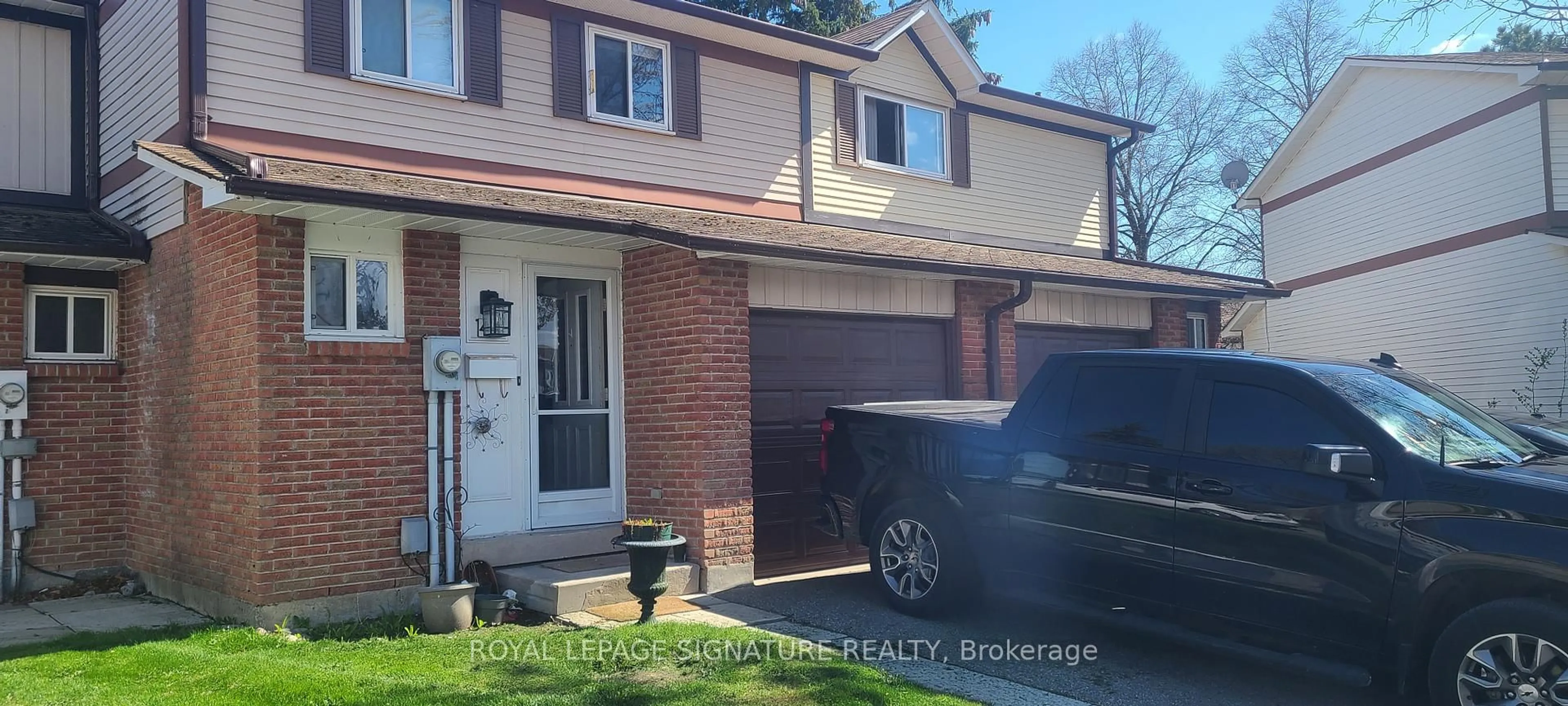 Home with brick exterior material, street for 44 Parker Cres, Ajax Ontario L1S 3R5