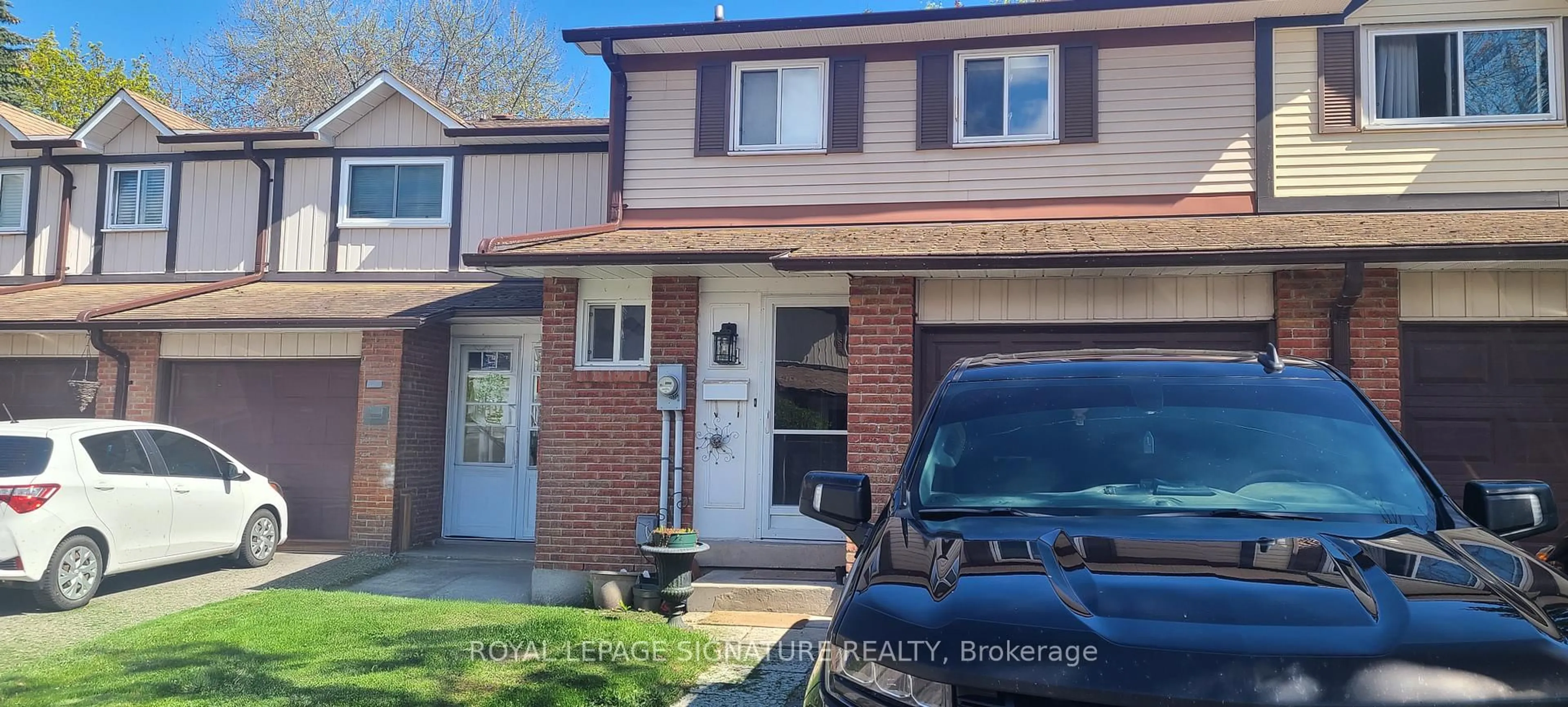 Home with brick exterior material, street for 44 Parker Cres, Ajax Ontario L1S 3R5