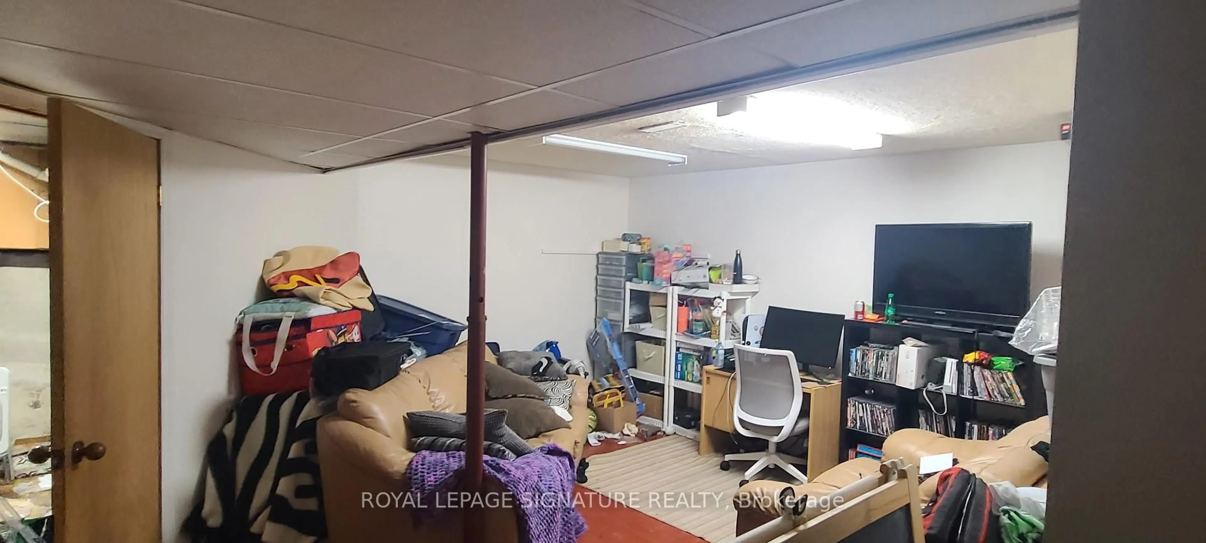 A pic of a room for 44 Parker Cres, Ajax Ontario L1S 3R5