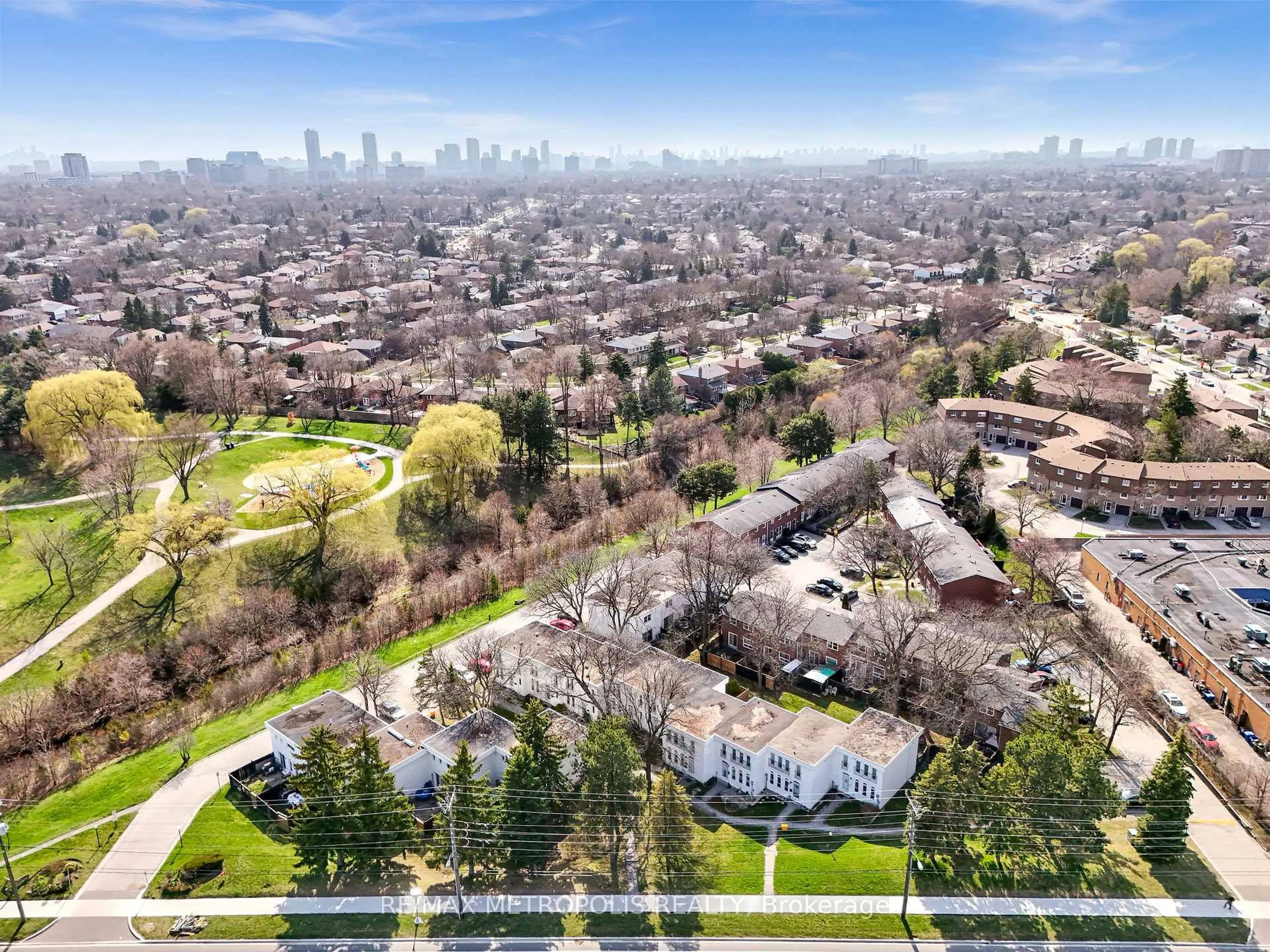 A pic from outside/outdoor area/front of a property/back of a property/a pic from drone, city buildings view from balcony for 2550 Birchmount Rd #5, Toronto Ontario M1T 2M5
