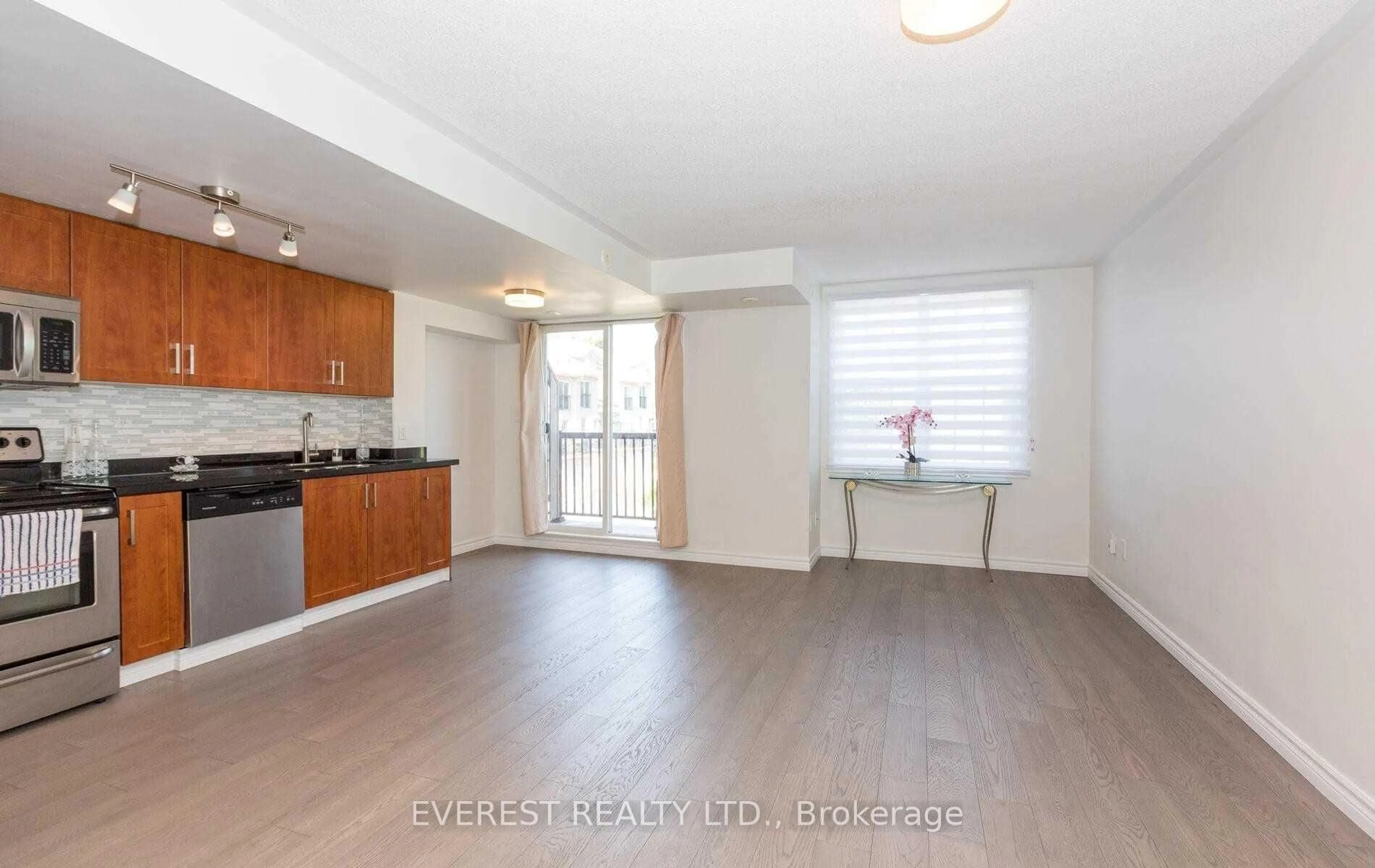 Unknown for 45 Strangford Lane #313, Toronto Ontario M1L 0E5