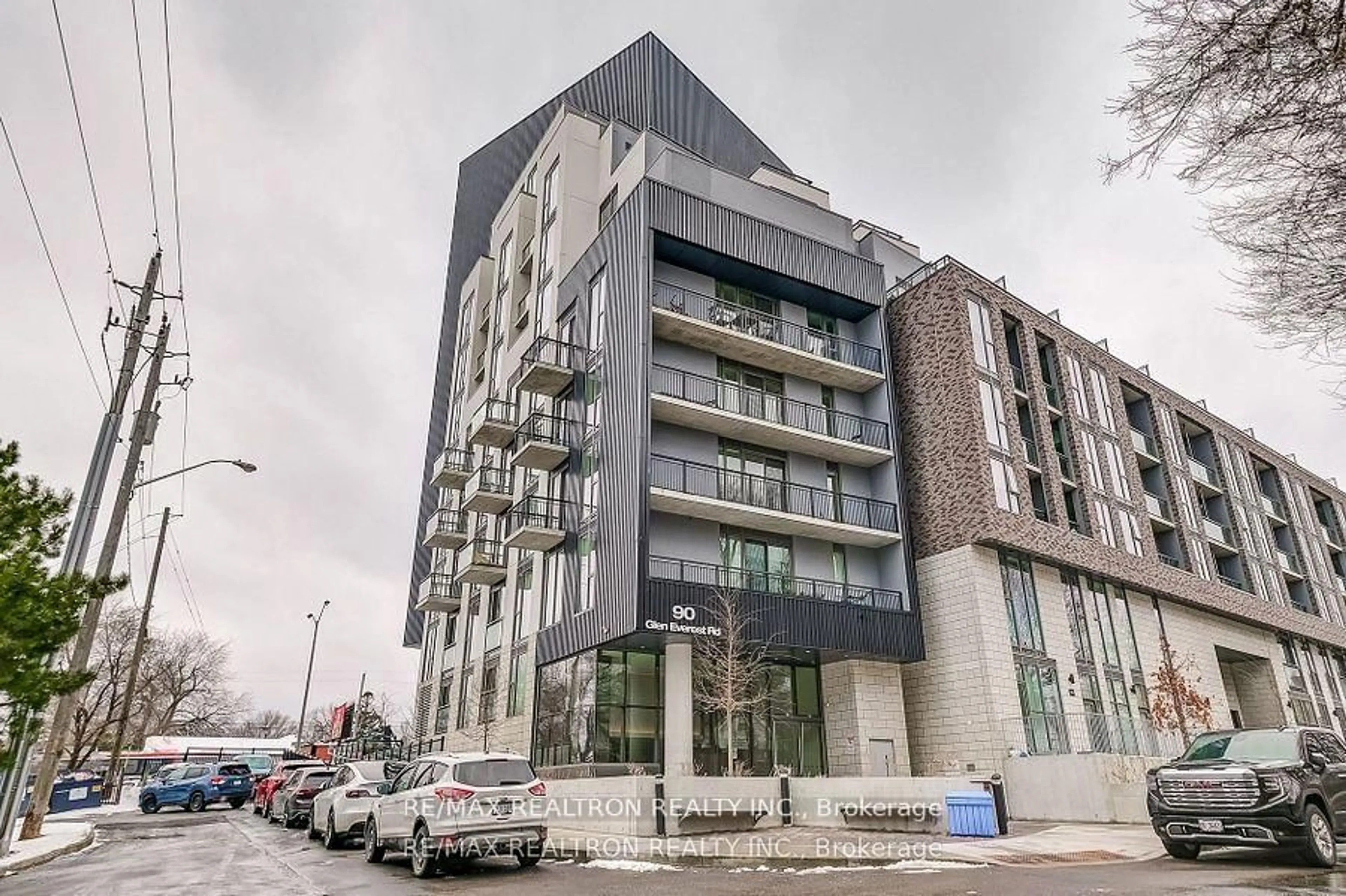 Indoor foyer for 90 Glen Everest Rd #324, Toronto Ontario M1N 0C3