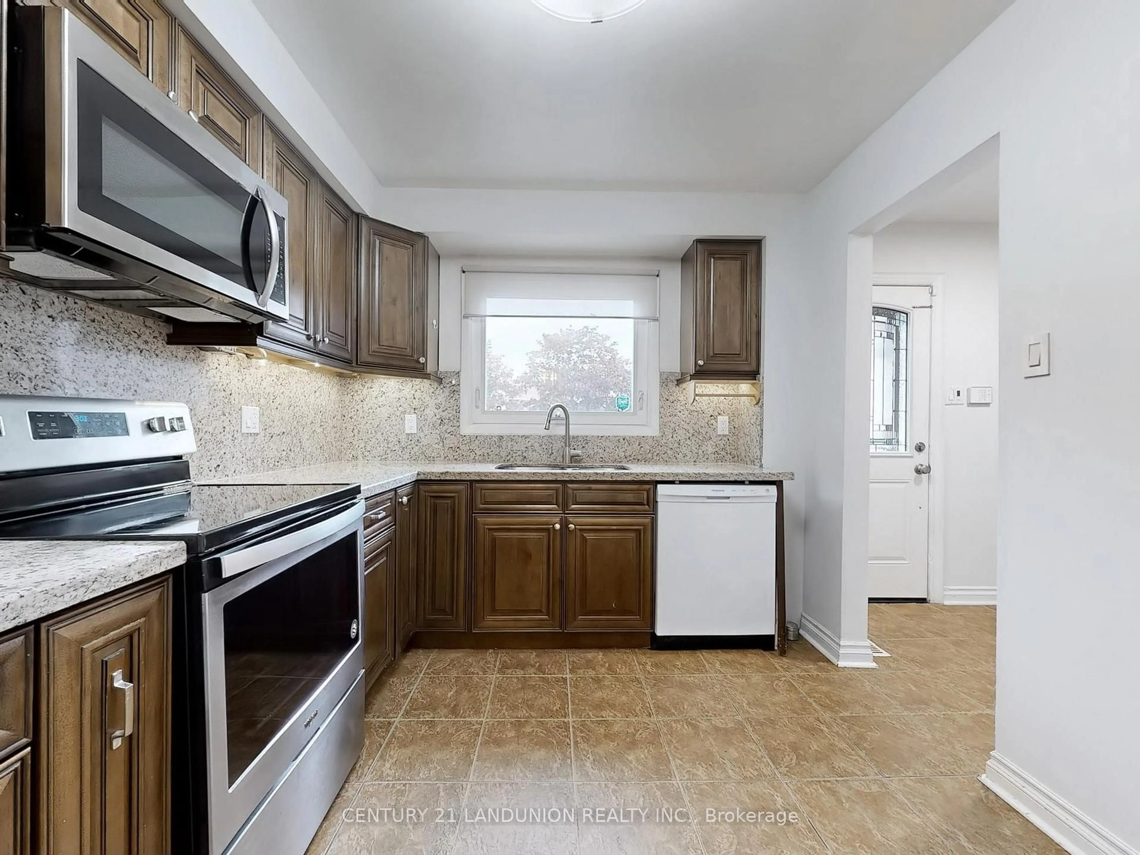 Standard kitchen, ceramic/tile floor for 46 Deverill Cres, Ajax Ontario L1T 1S7