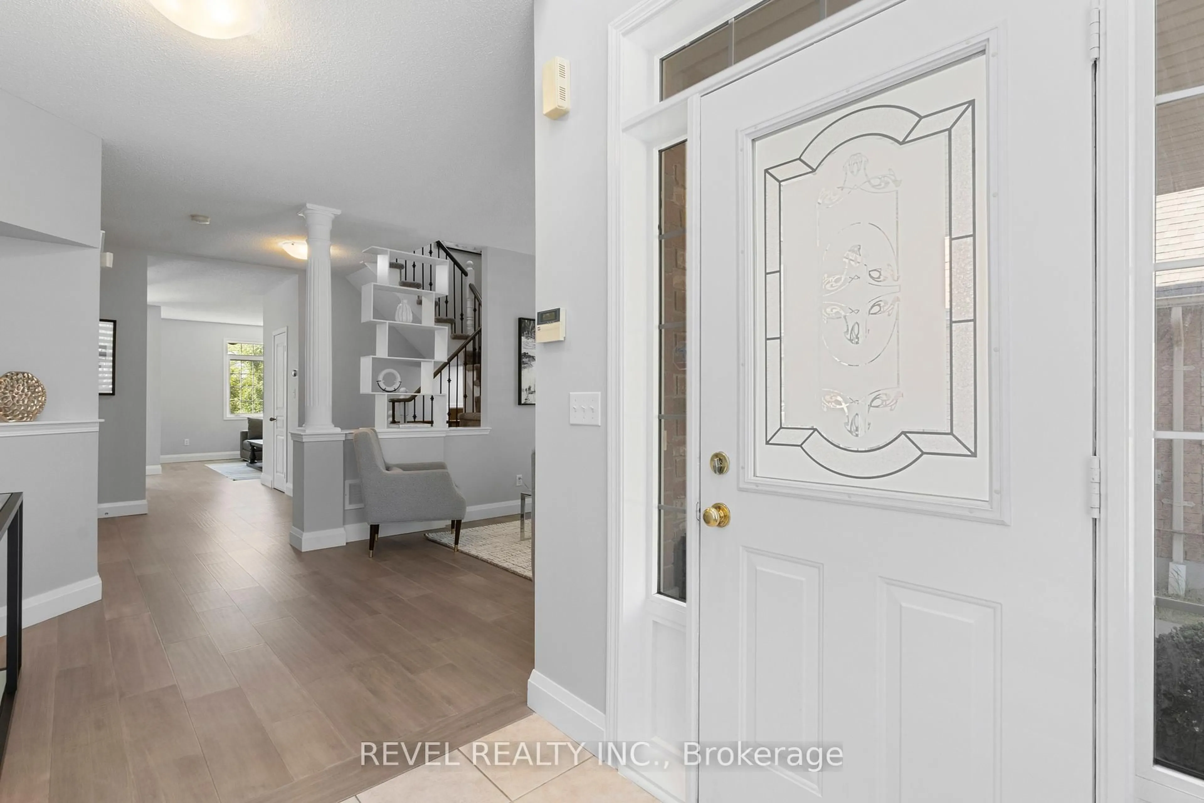 Indoor entryway for 31 Dent St, Ajax Ontario L1T 4G1