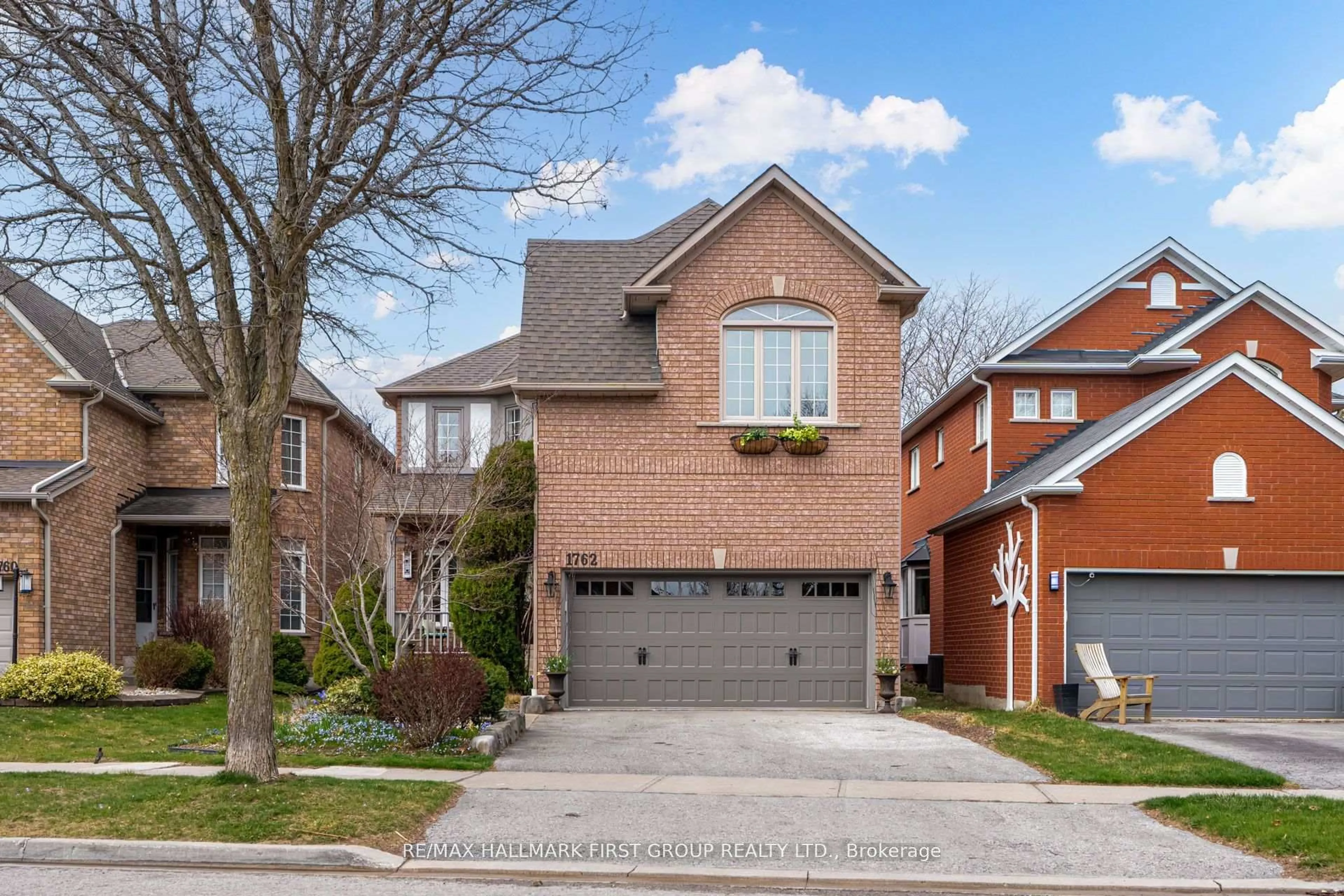Home with brick exterior material, street for 1762 Autumn Cres, Pickering Ontario L1V 6X2