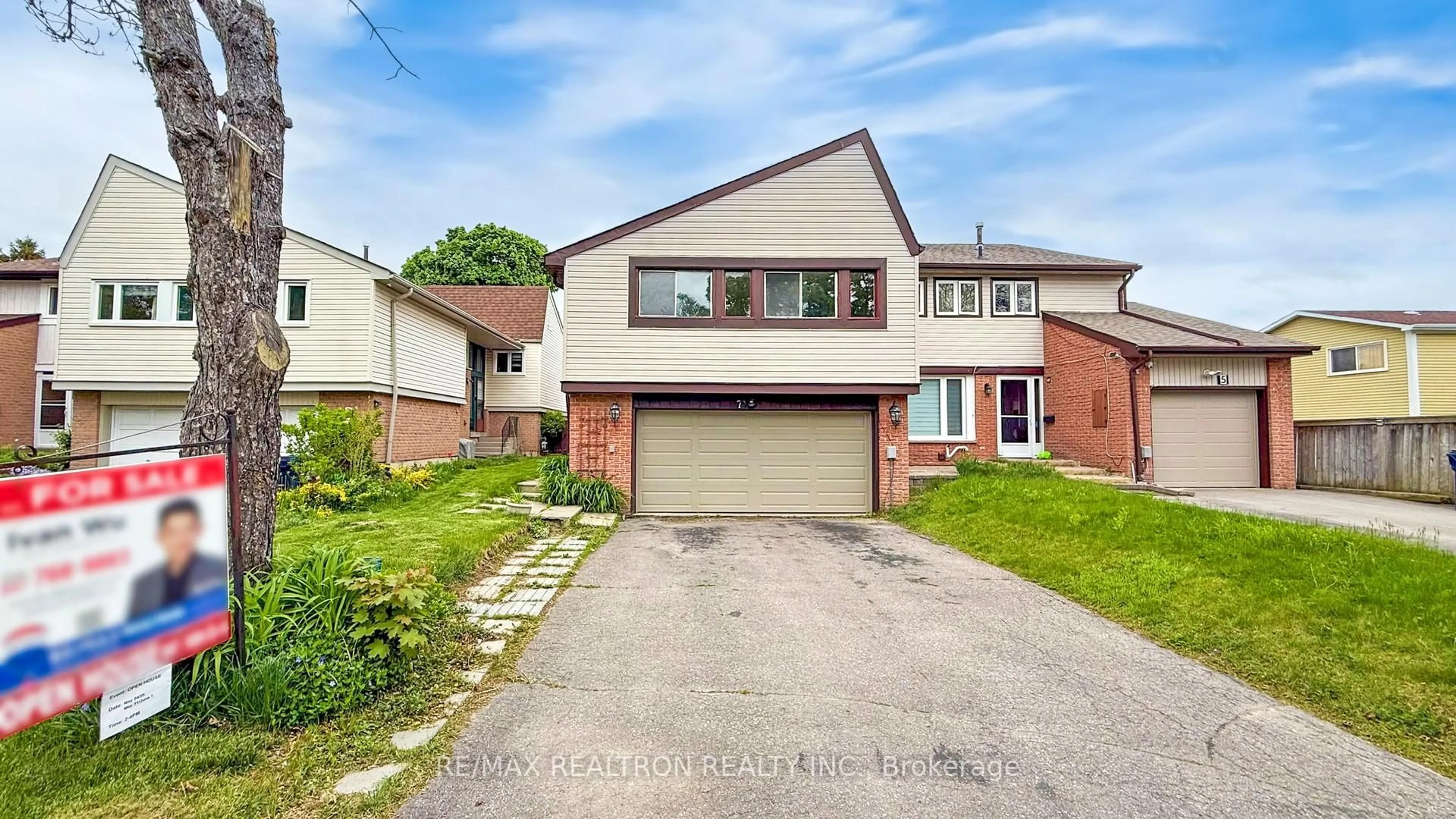 A pic from outside/outdoor area/front of a property/back of a property/a pic from drone, street for 7 Roughfield Cres, Toronto Ontario M1S 4K3