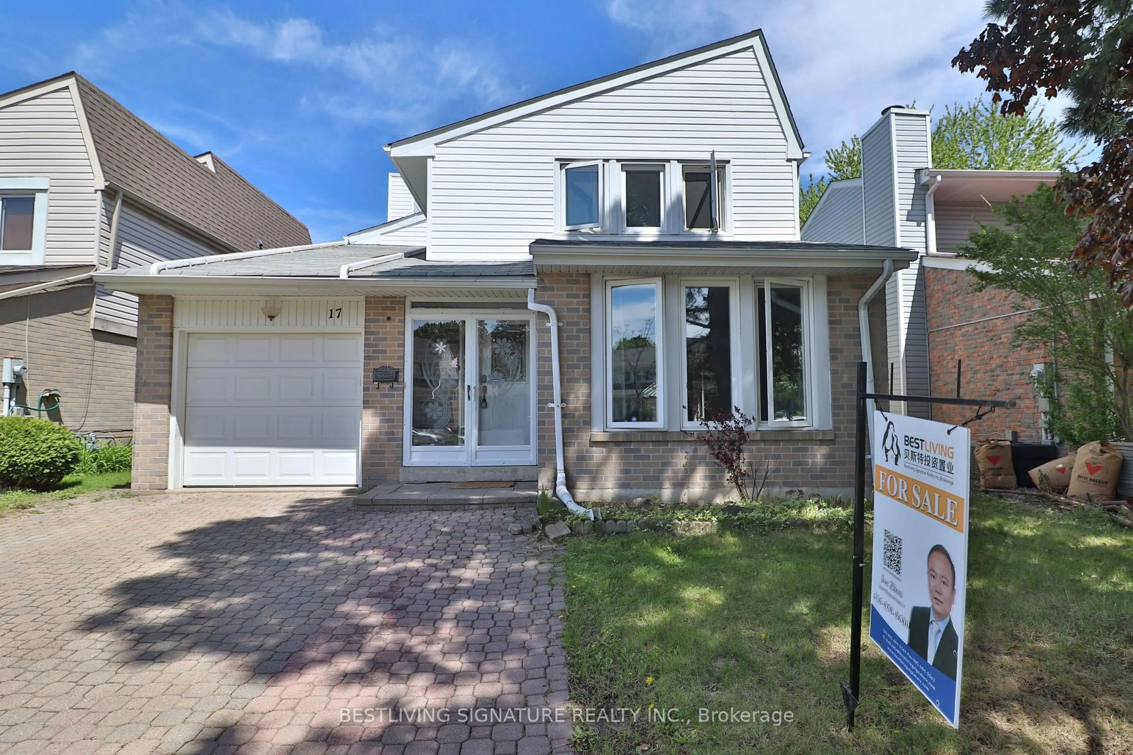 Home with vinyl exterior material, street for 17 Eagle Point Rd, Toronto Ontario M1W 2X4