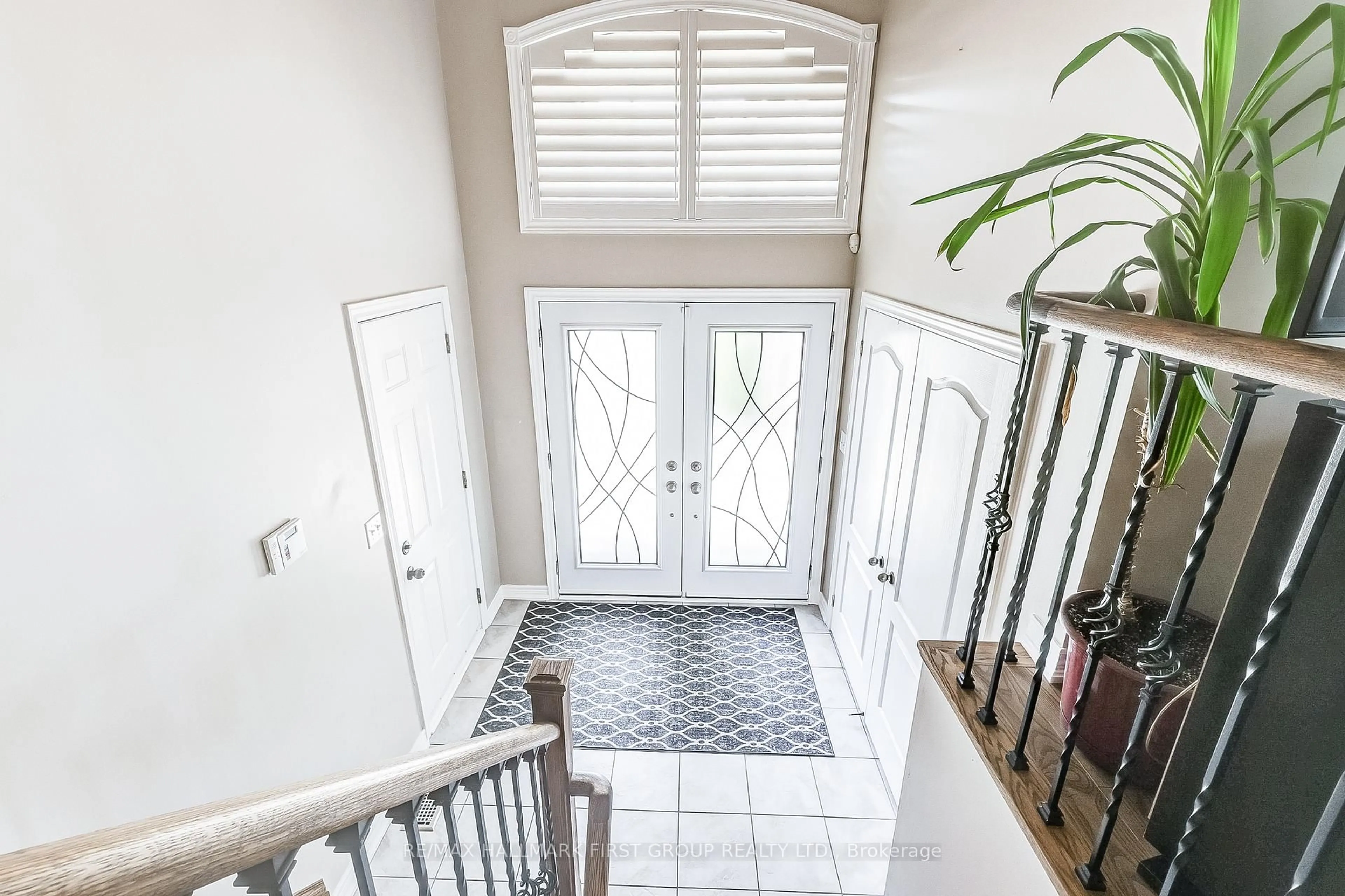 Indoor entryway for 3507 Garrard Rd, Whitby Ontario L1R 3C8
