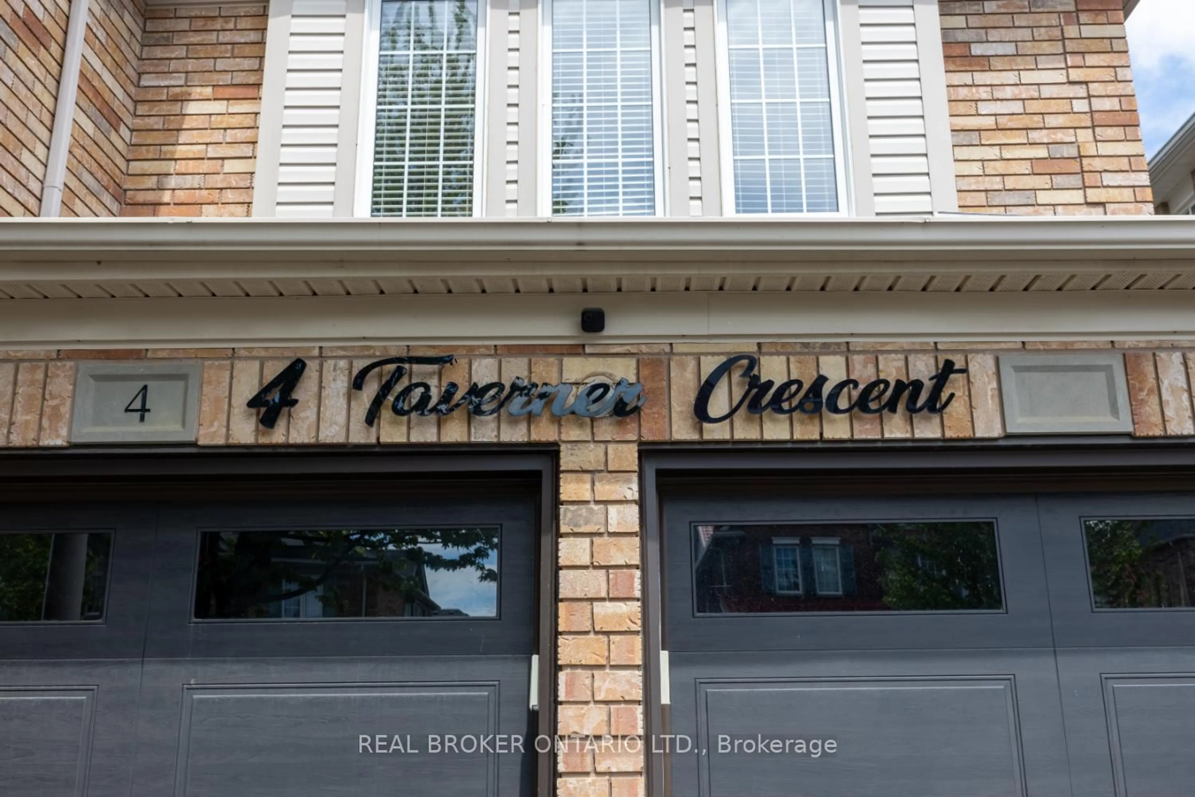 Indoor foyer for 4 Taverner Cres, Ajax Ontario L1T 4P7