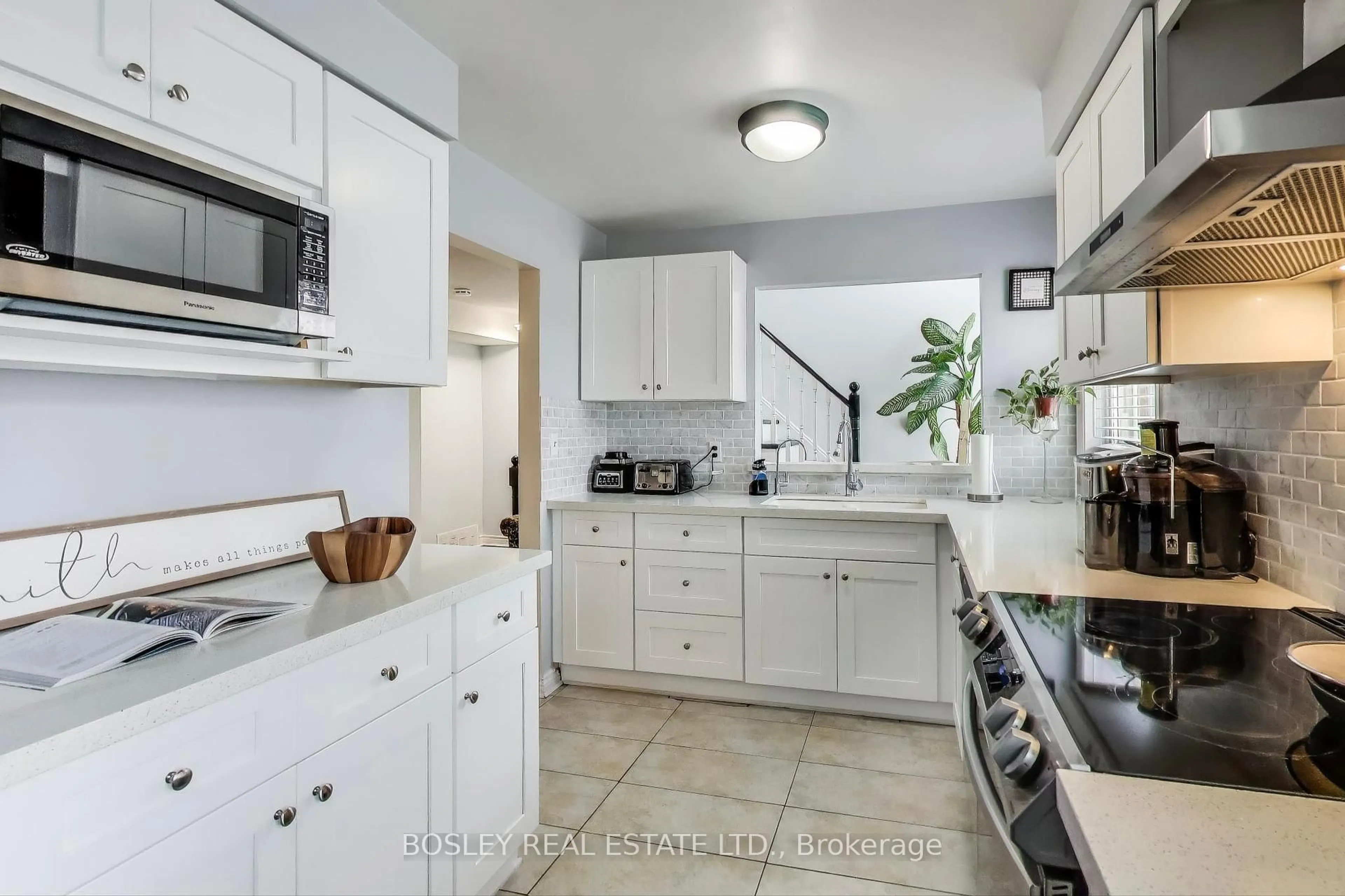 Standard kitchen, ceramic/tile floor for 1665 Nash Rd #E11, Clarington Ontario L1E 1S8
